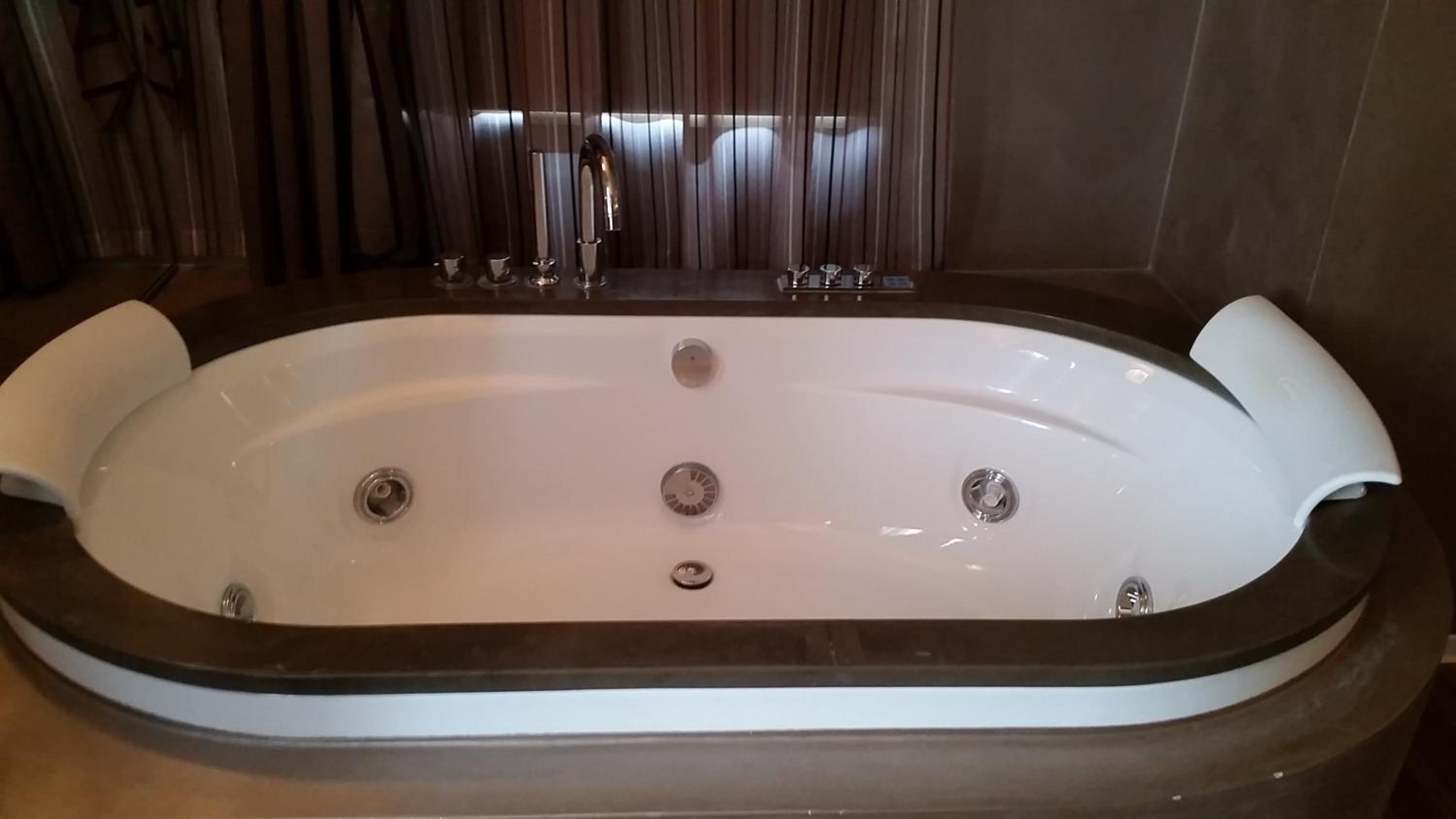 Business Suite photo 3