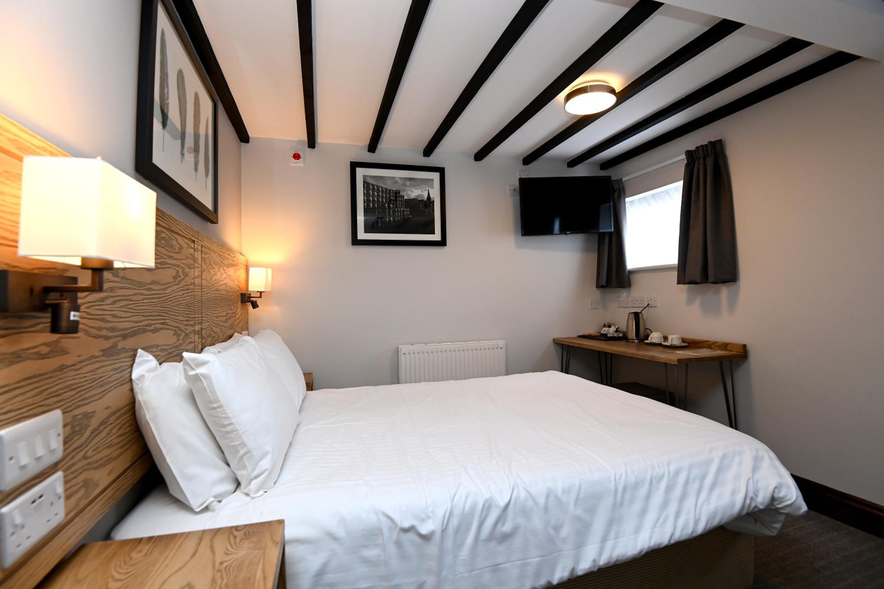 Standard Double Room - Photo 4
