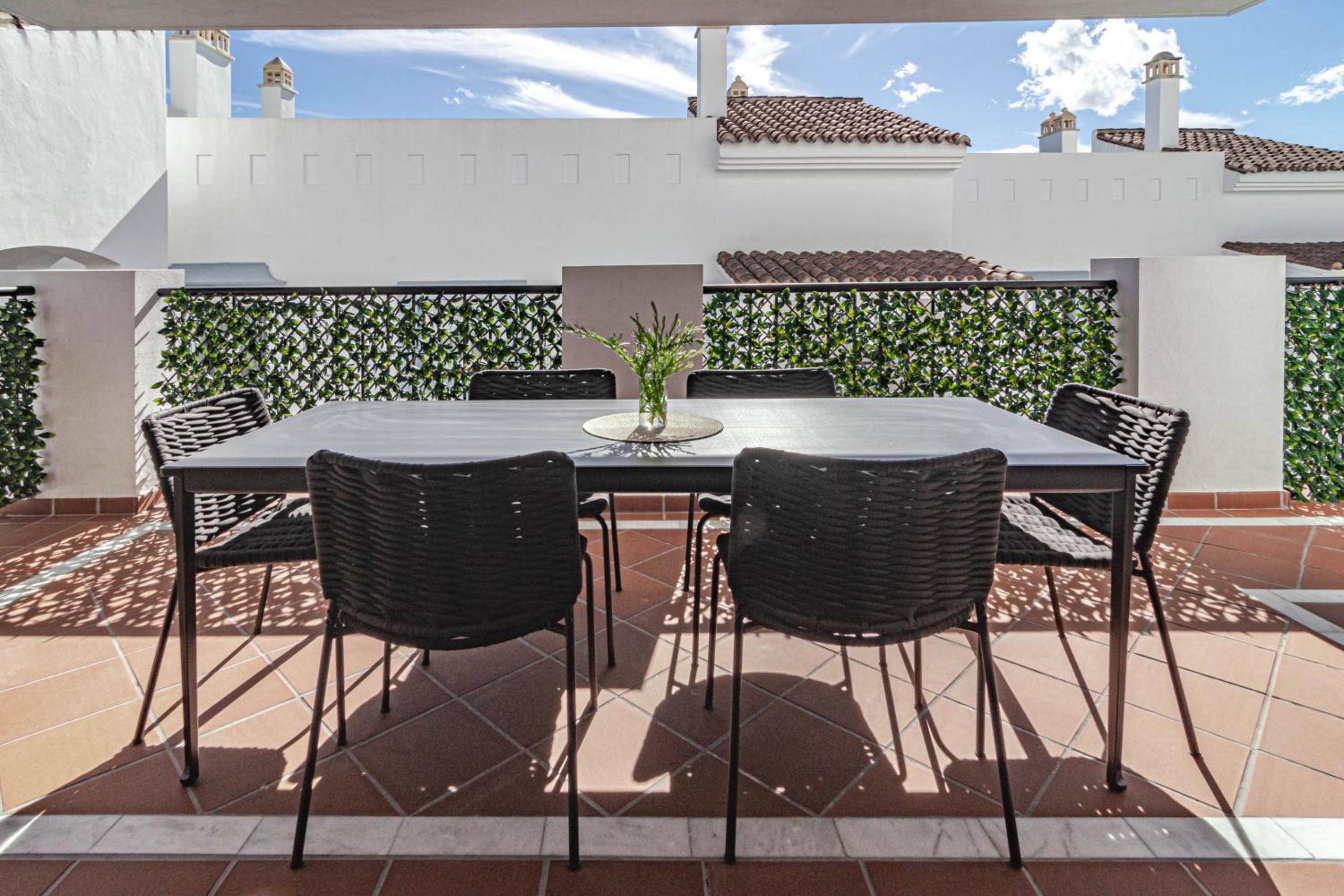 Apartamento de dos habitaciones con balcón y terraza