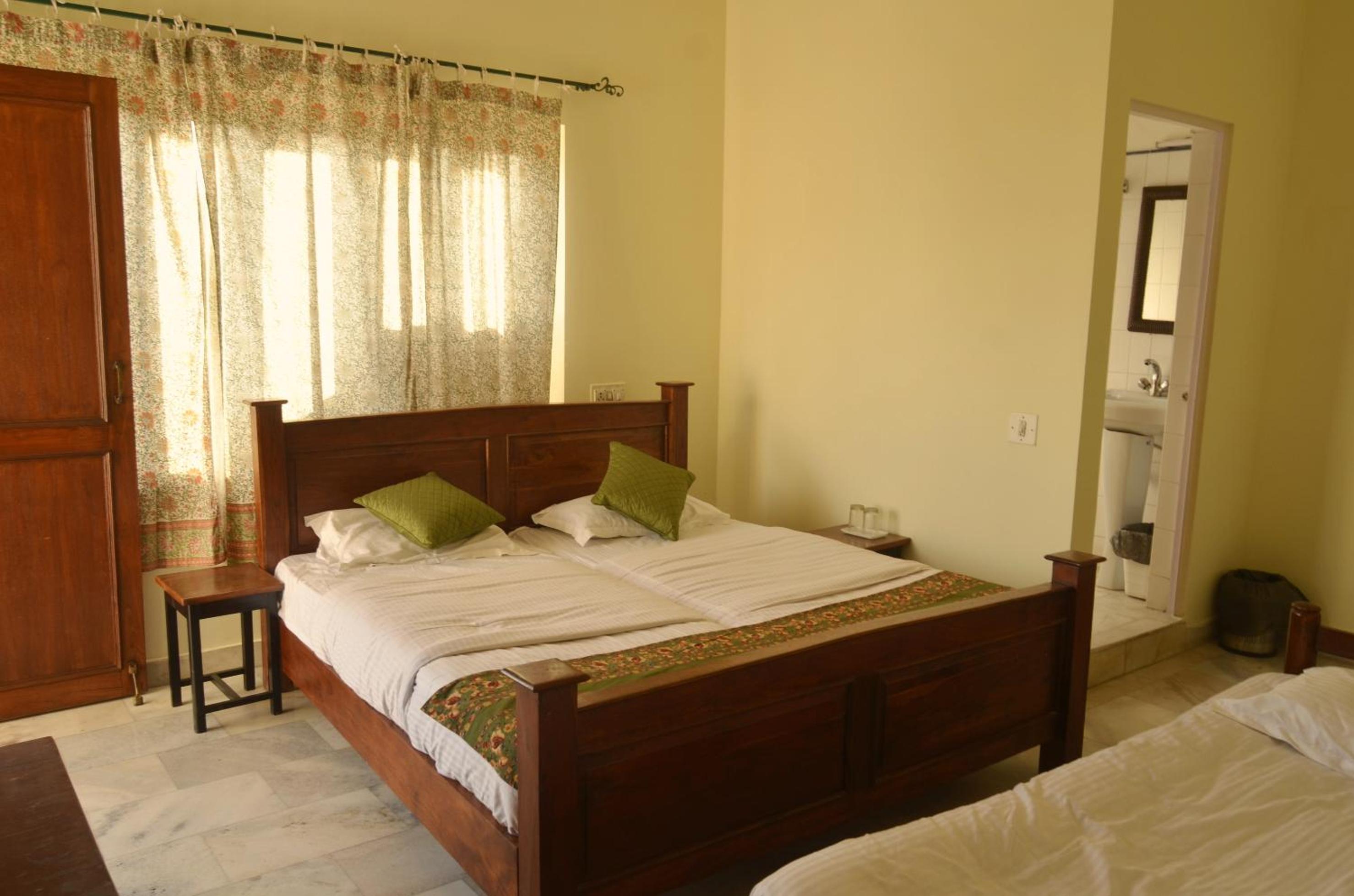 Triple Room with Balcony - Photo 4