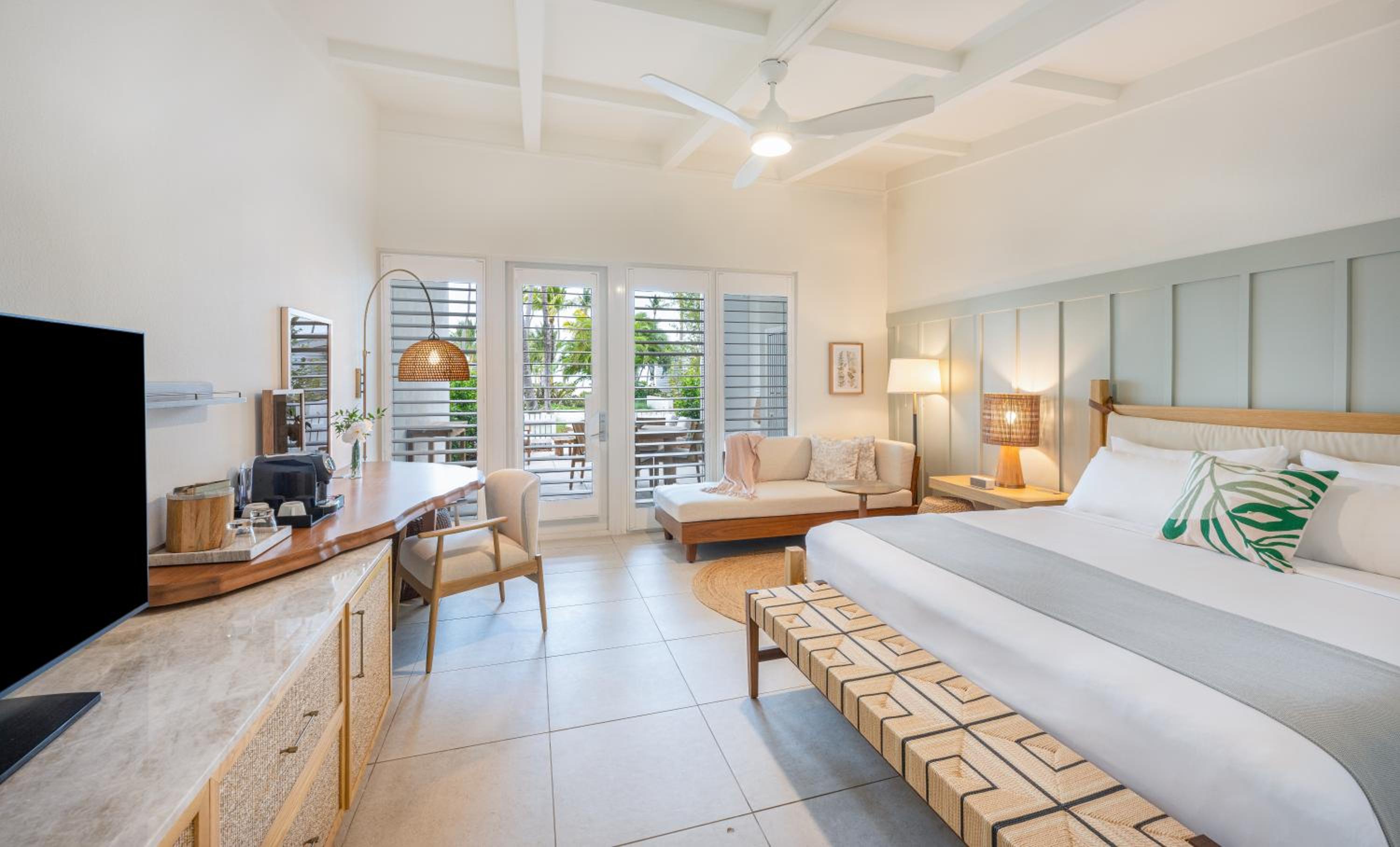 Brand New Cabana Poolside Room King - Photo 2