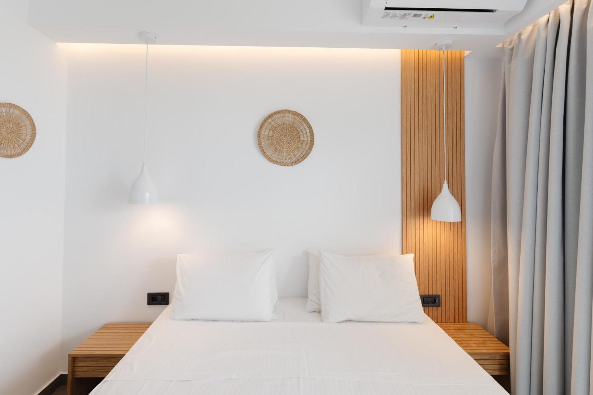 Deluxe Double Room with Balcony and Pontikonisi island view