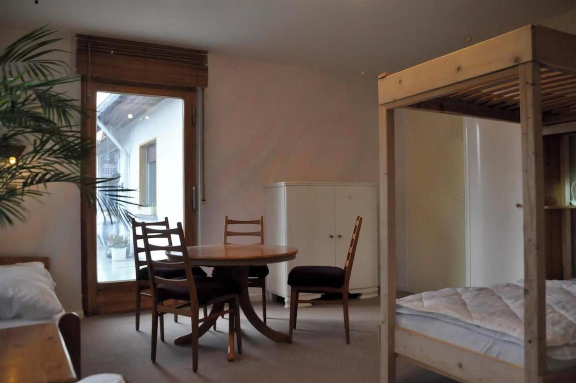 Three-Bedroom Premium Apartment with Balcony photo 3