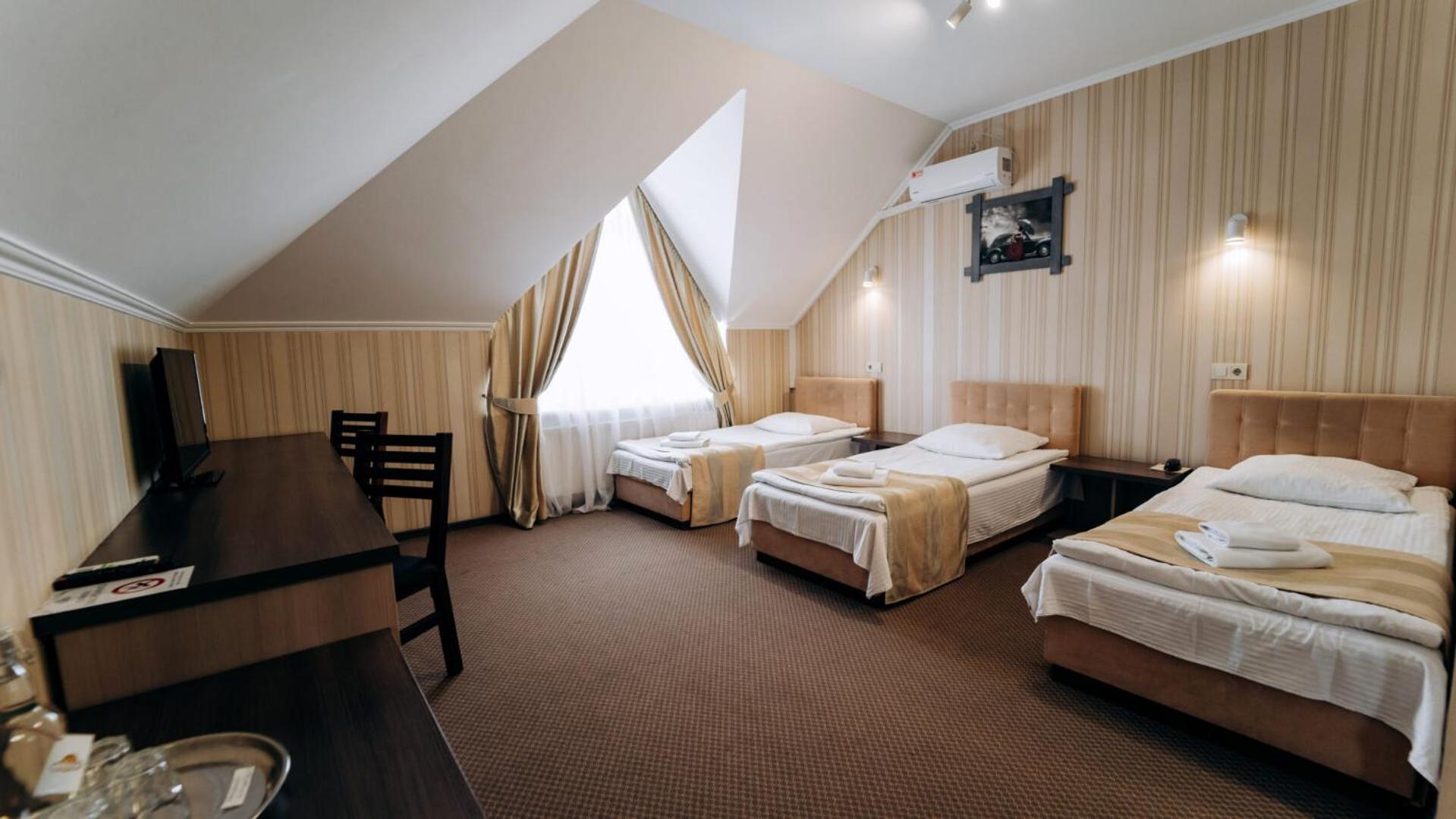 Triple Room