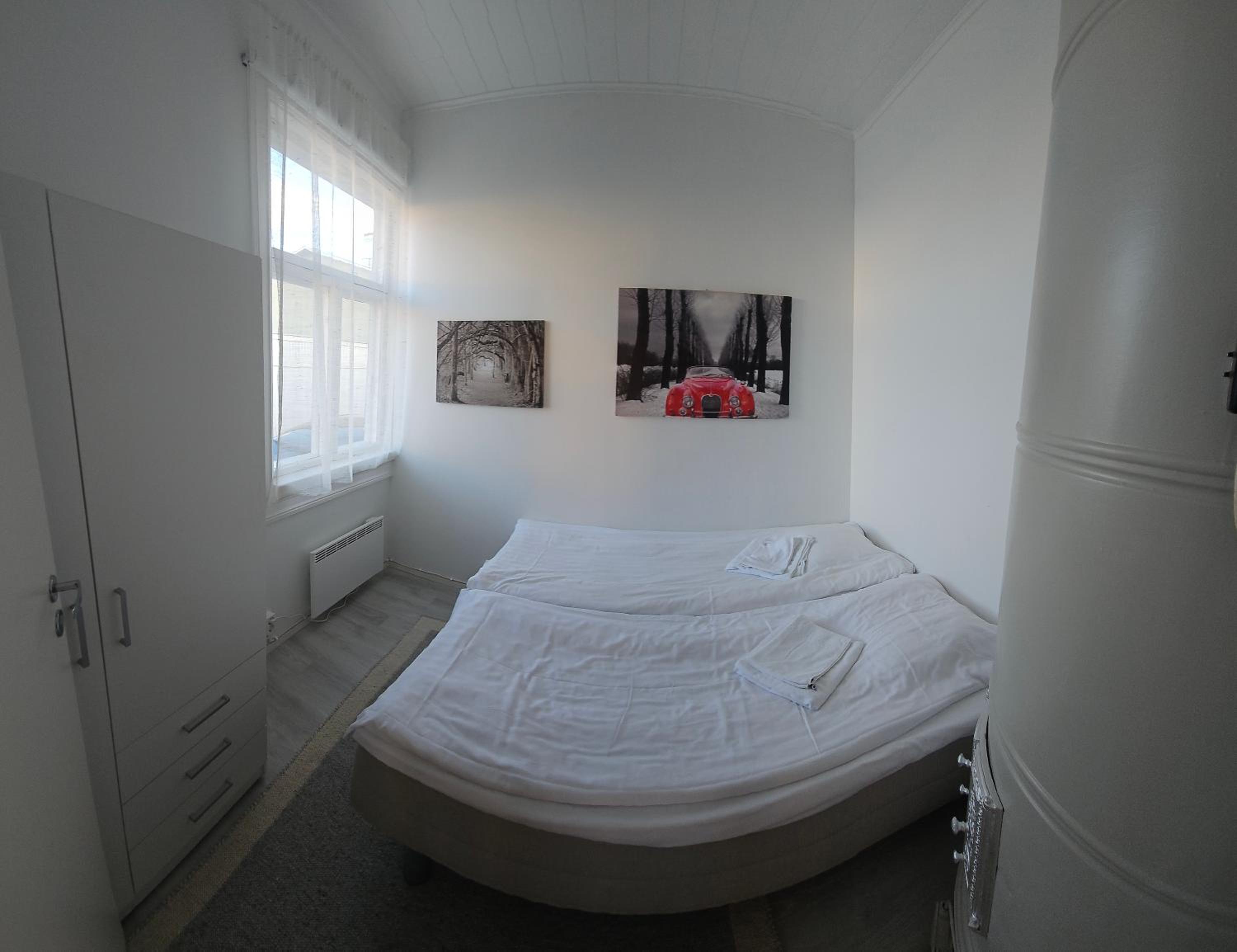 One-Bedroom Apartment photo 3
