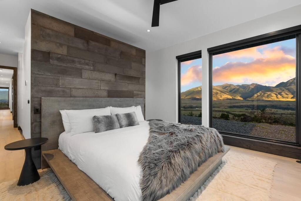 Four-Bedroom House photo 1