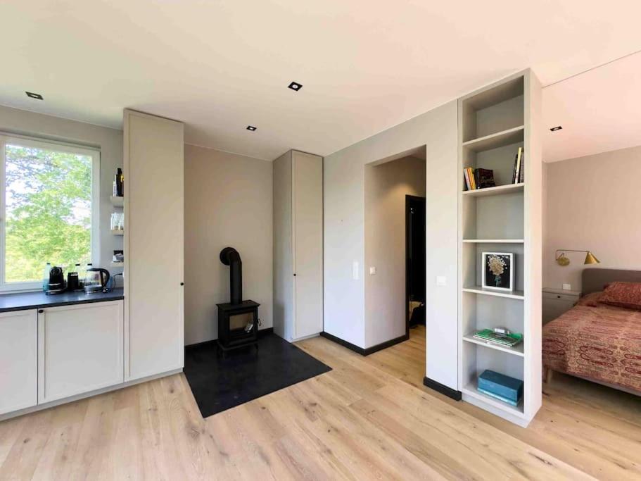 One-Bedroom House photo 1
