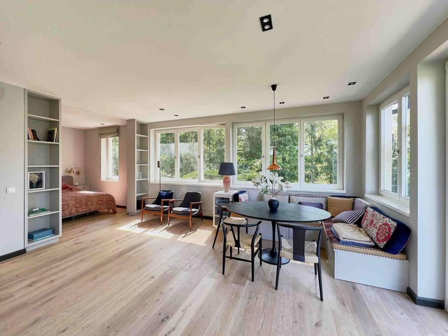 One-Bedroom House photo 2