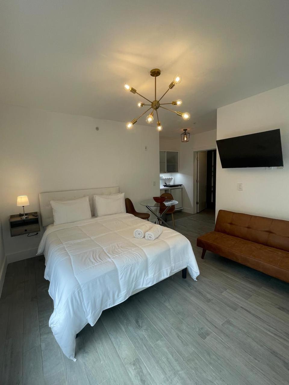 Standard Suite