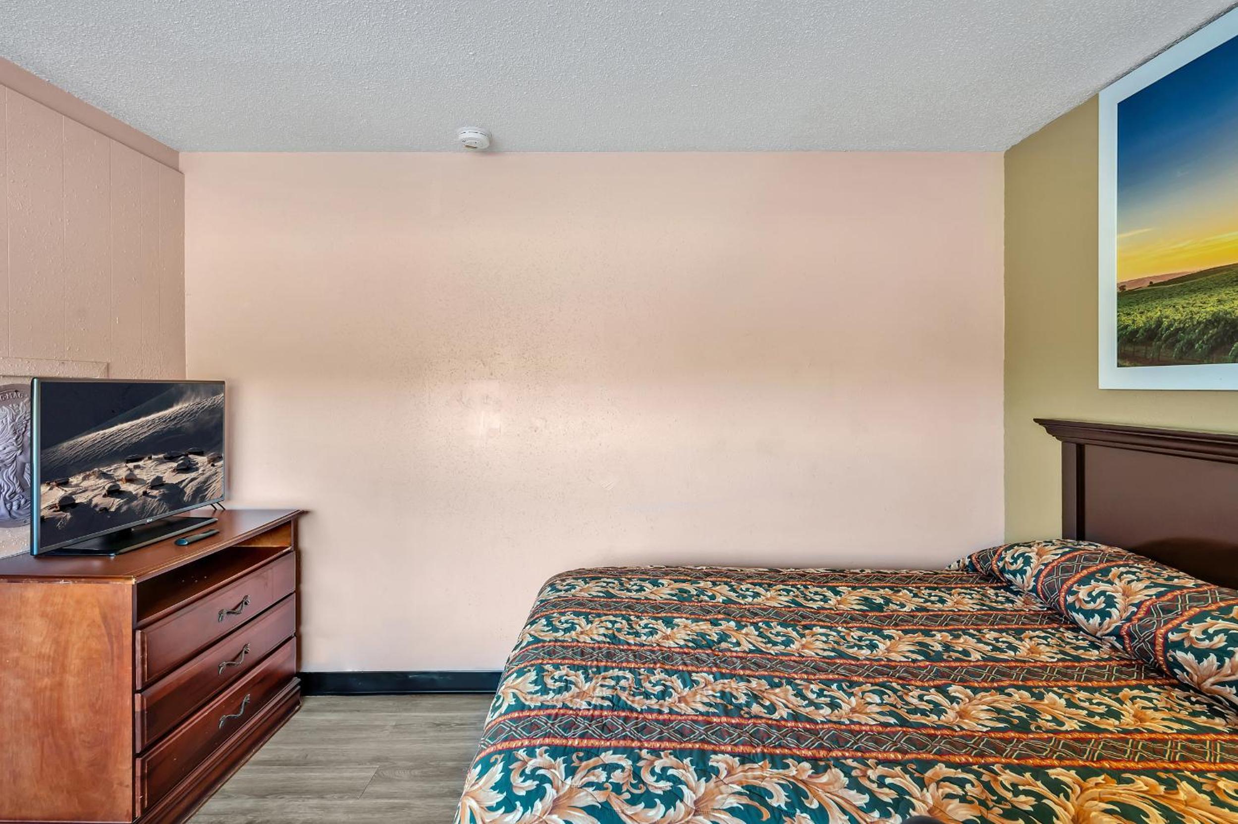 Deluxe Queen Room photo 2