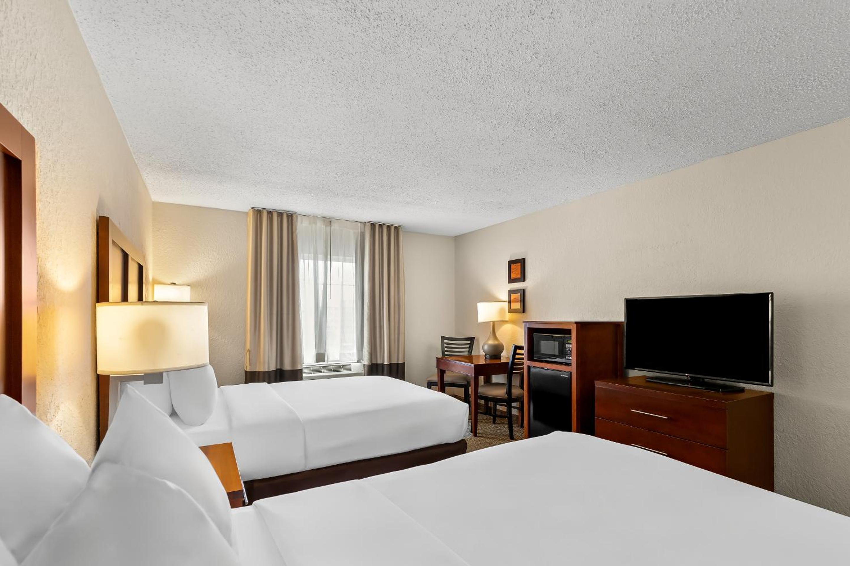 Double Room with Two Double Beds - Non Smoking photo 1
