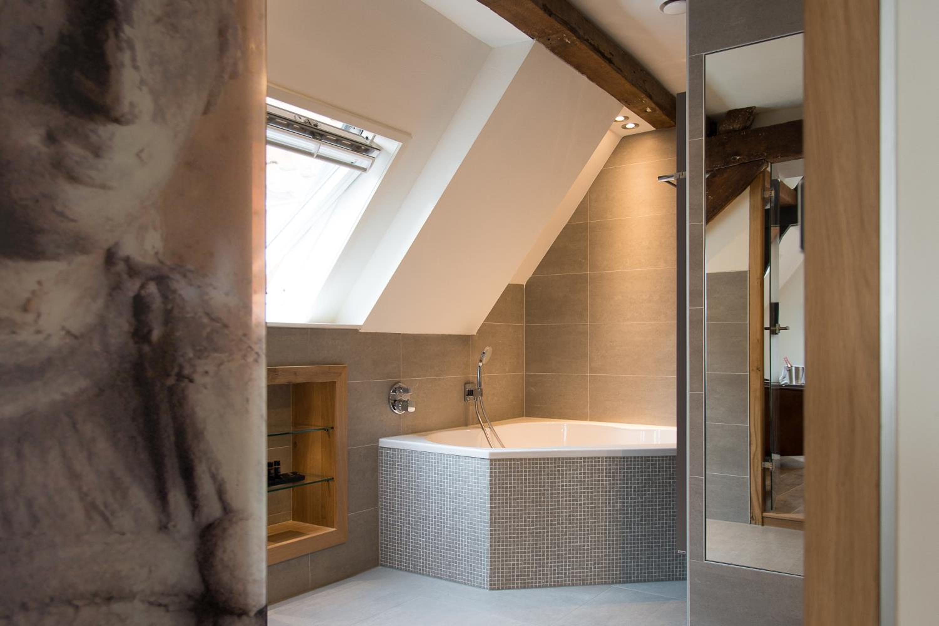 Deluxe Double Room with Bath and Shower photo 3