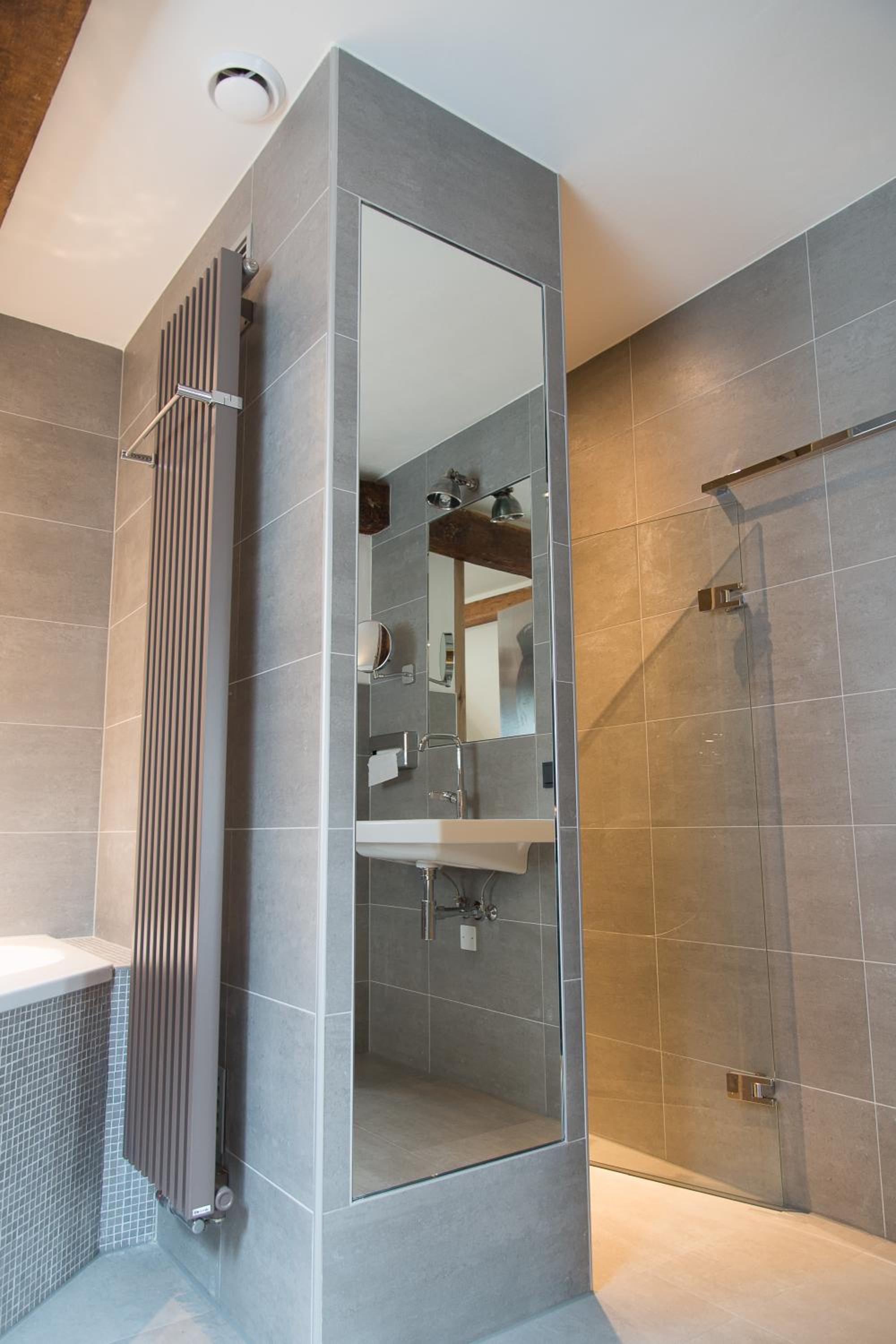 Deluxe Double Room with Bath and Shower photo 2