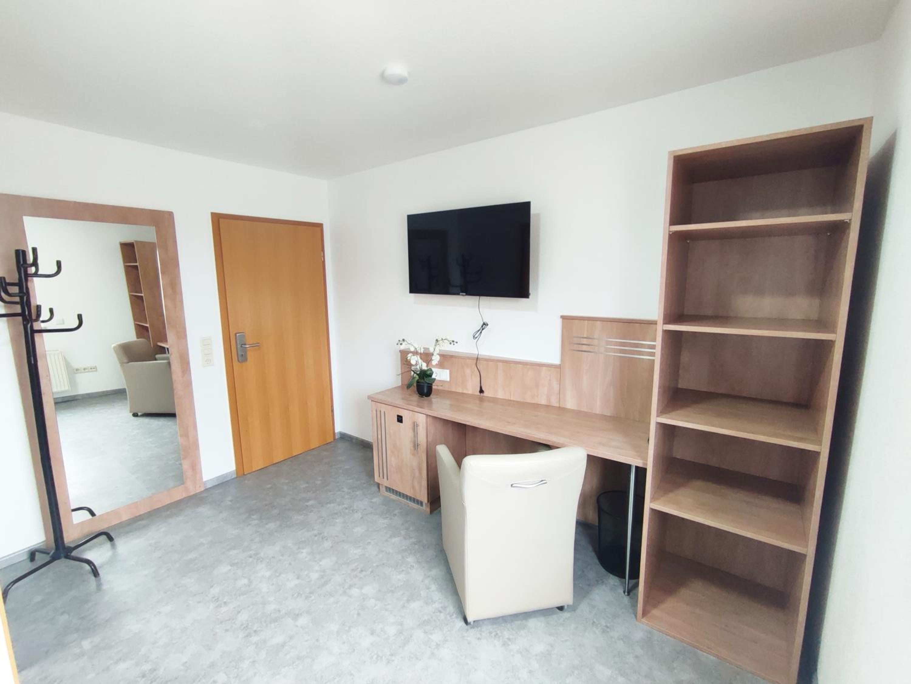 Single Room photo 3