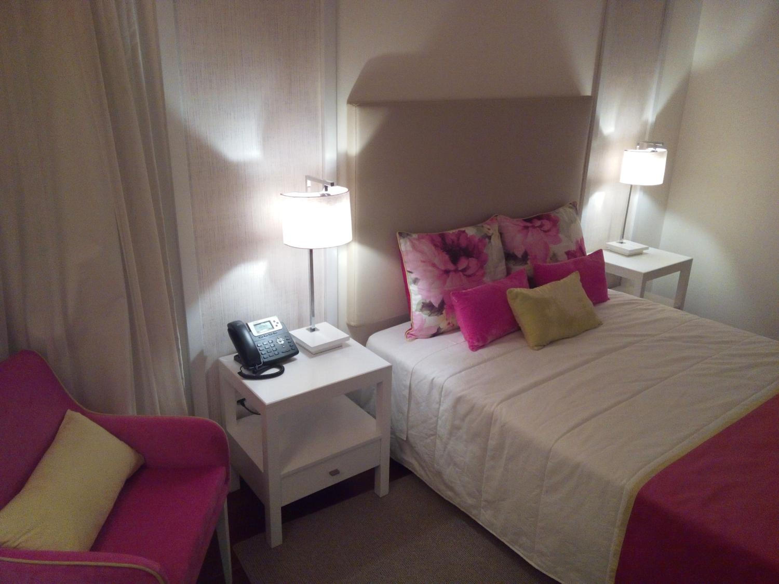 Standard Double Room - Photo 8