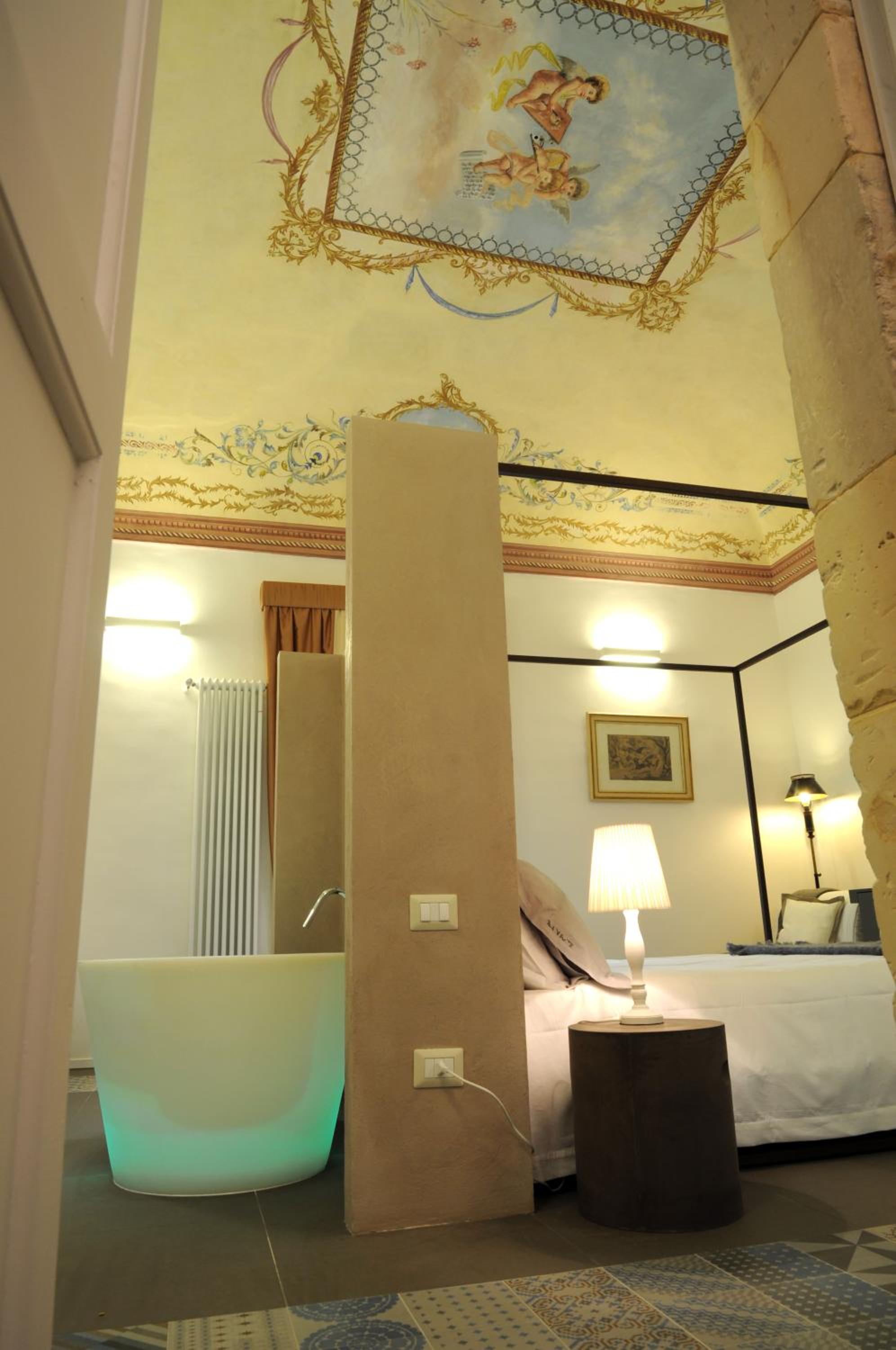 Deluxe Suite photo 1