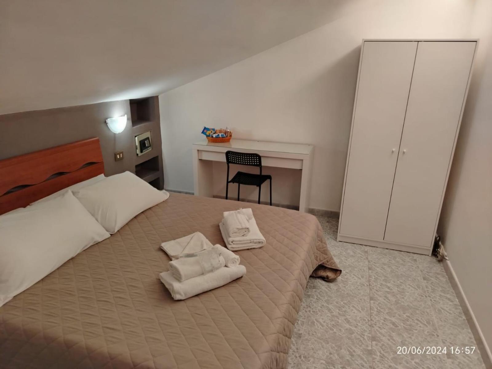 Large Double Room