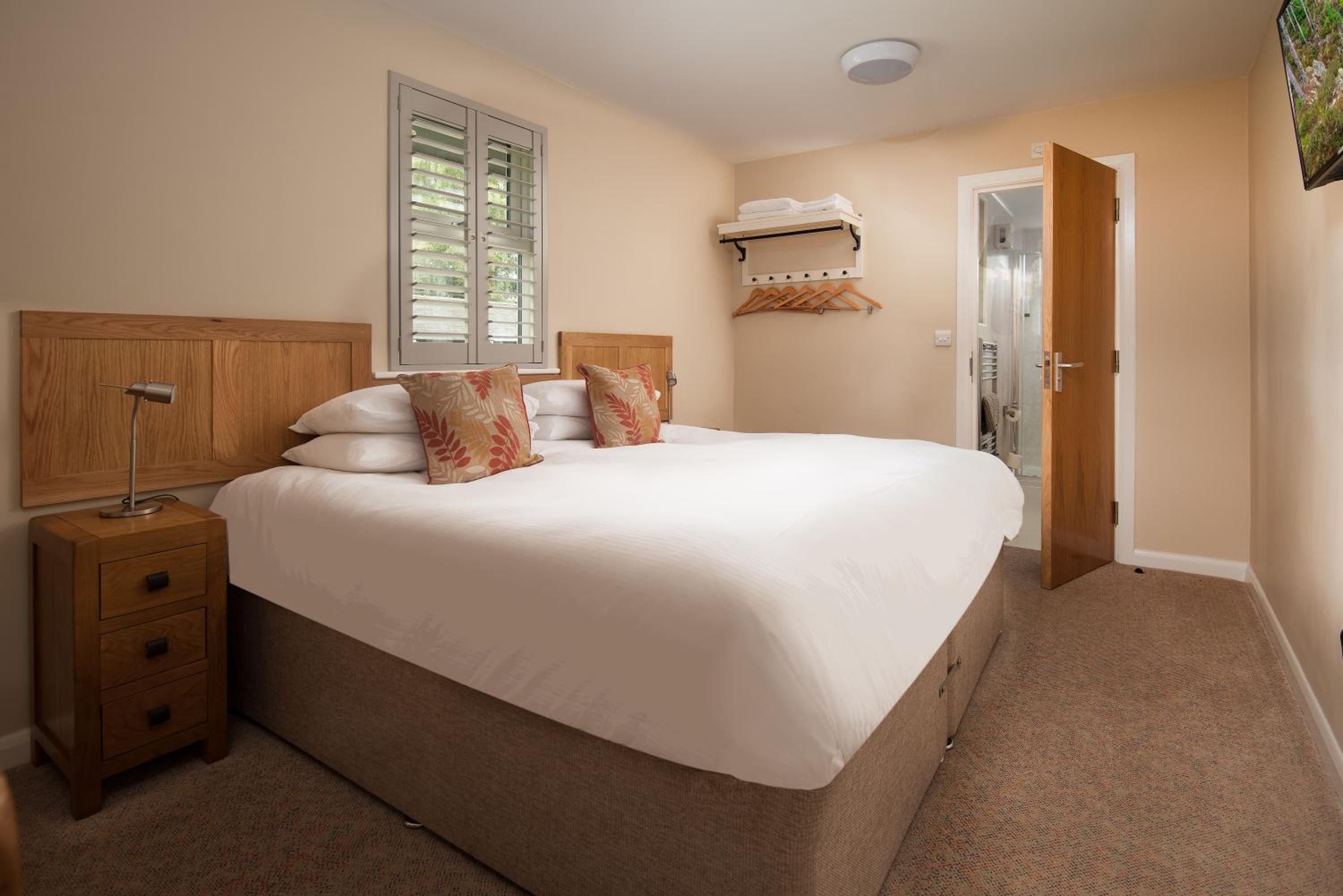 Double or Twin Room with Private Bathroom - Photo 9