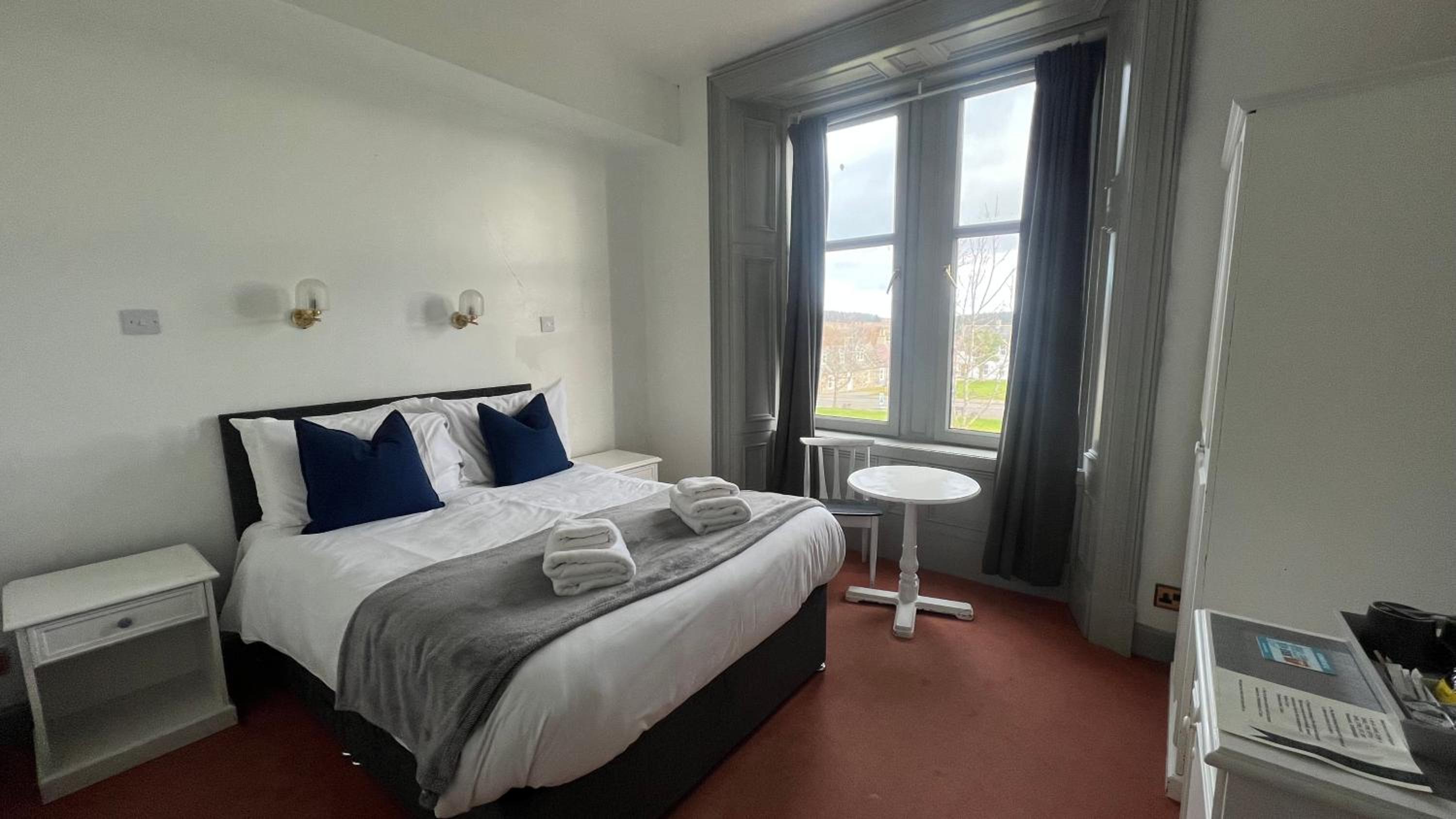 Deluxe Double Room with Shower photo 3