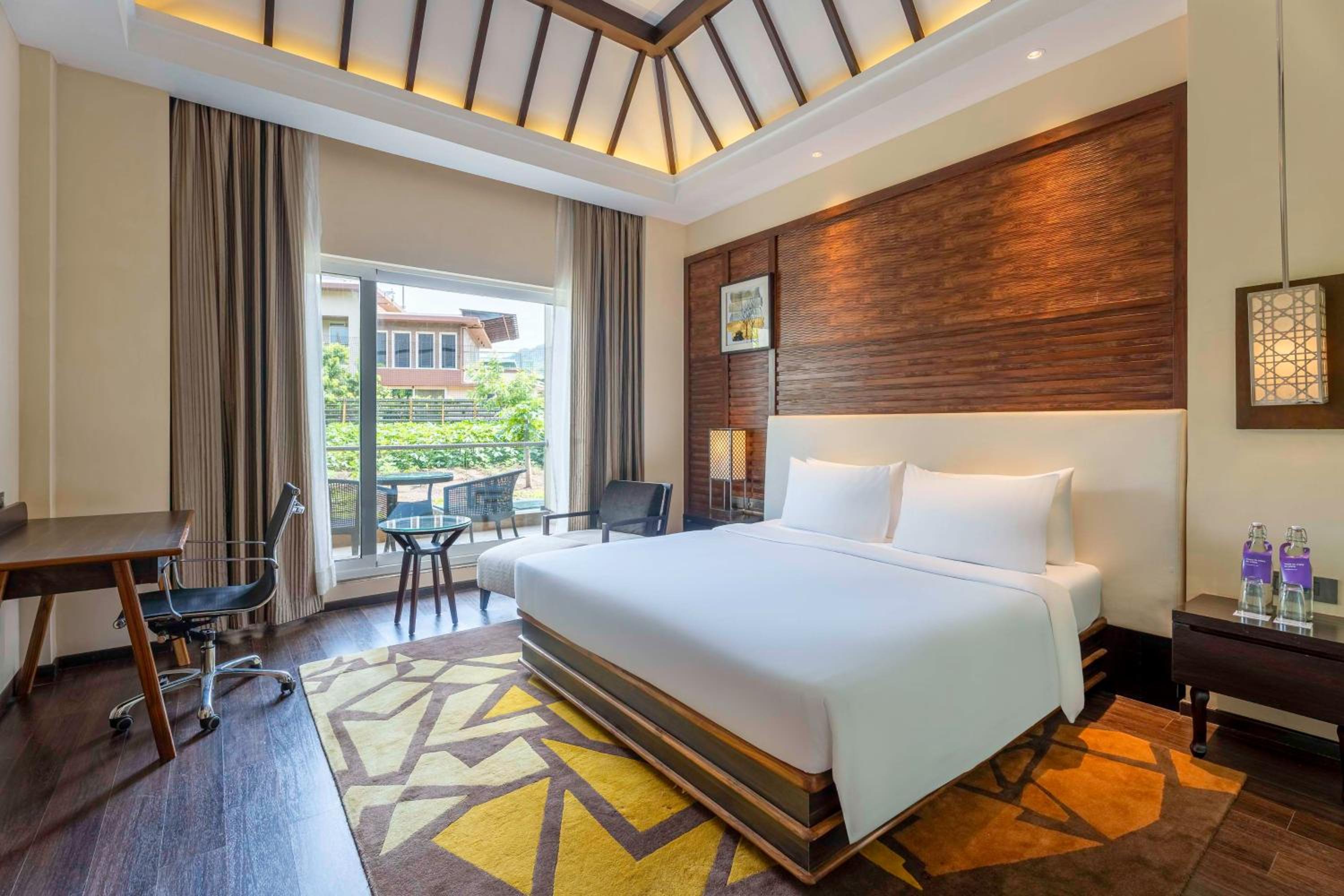 Superior Room with Balcony photo 3