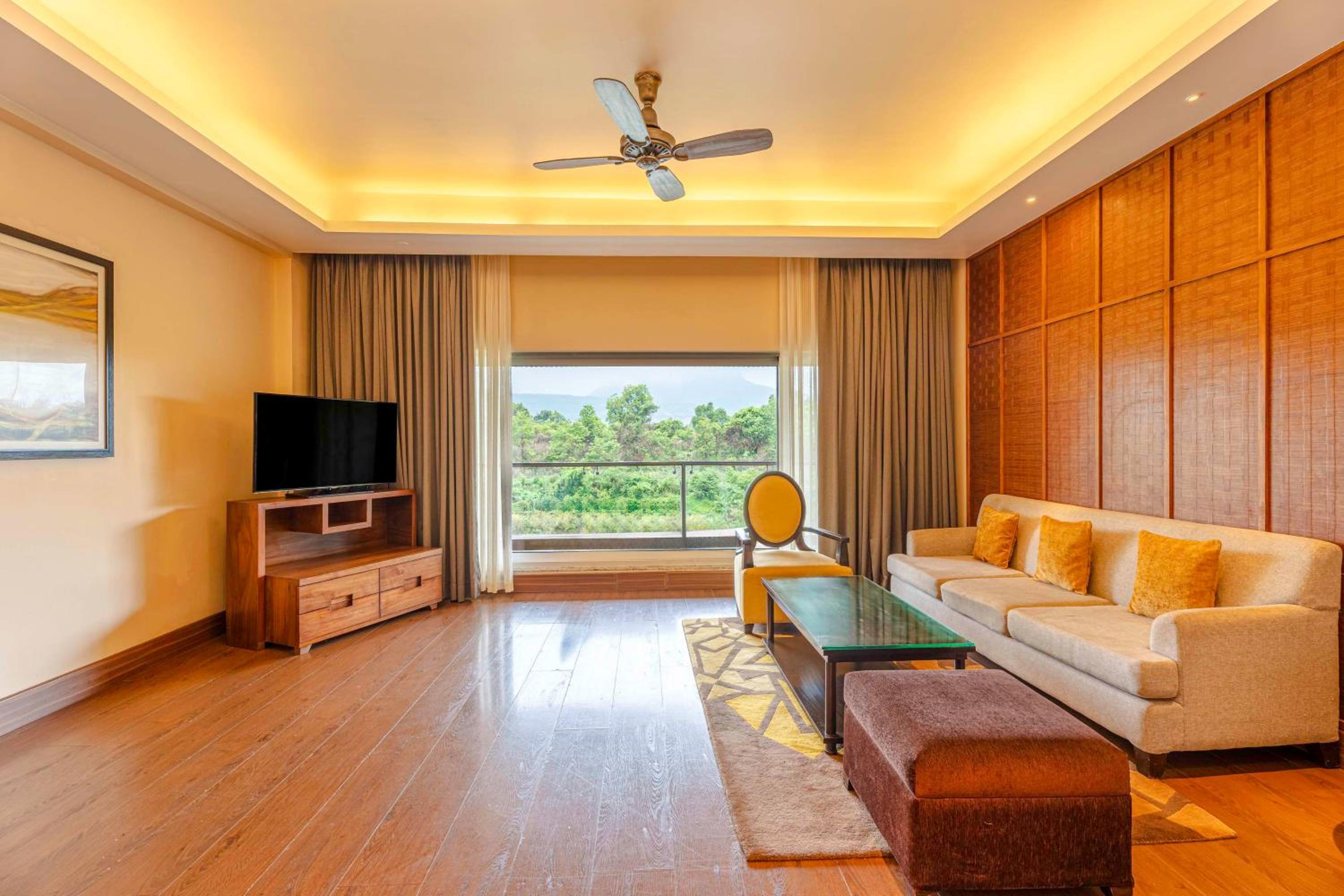 Deluxe Suite photo