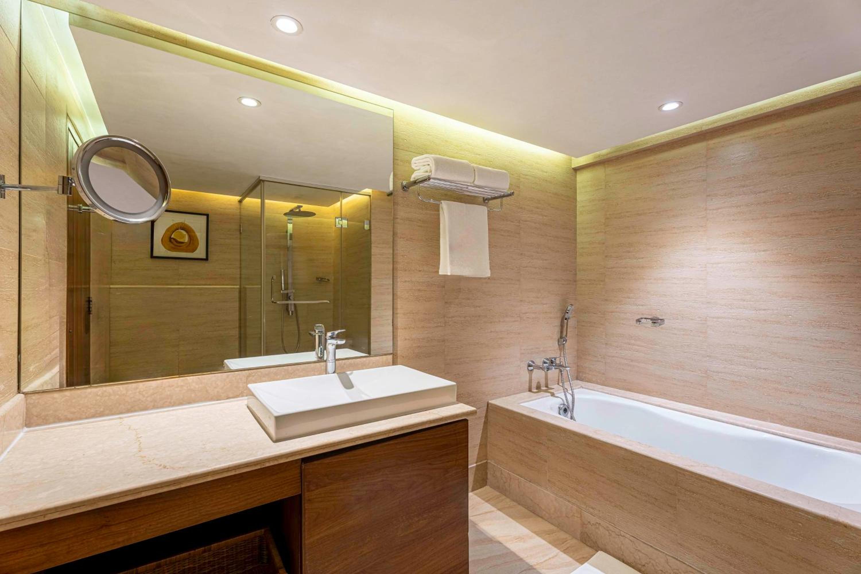 Deluxe Suite Deluxe Suite