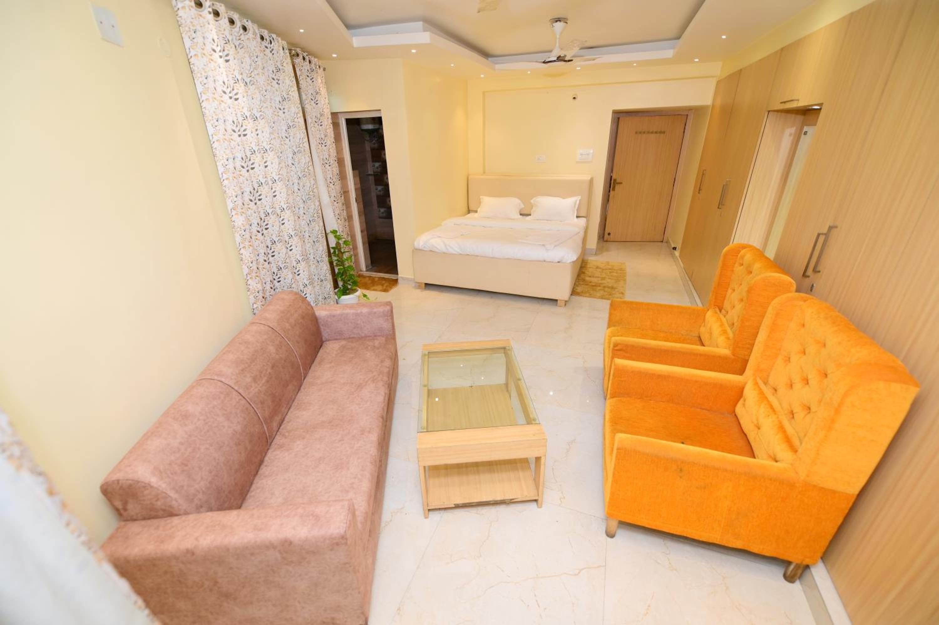 Three-Bedroom Deluxe Apartment
