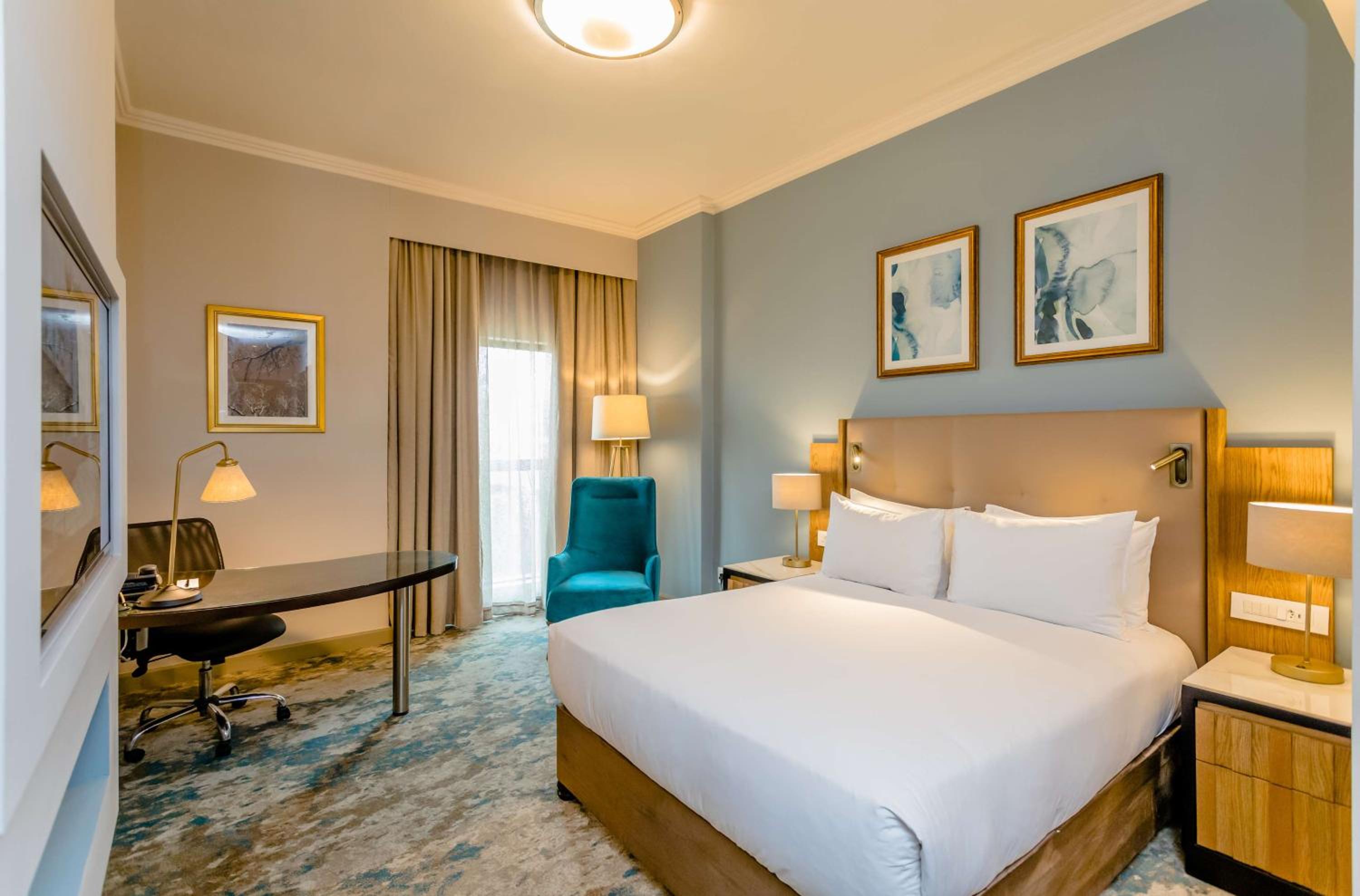 Standard Queen Room