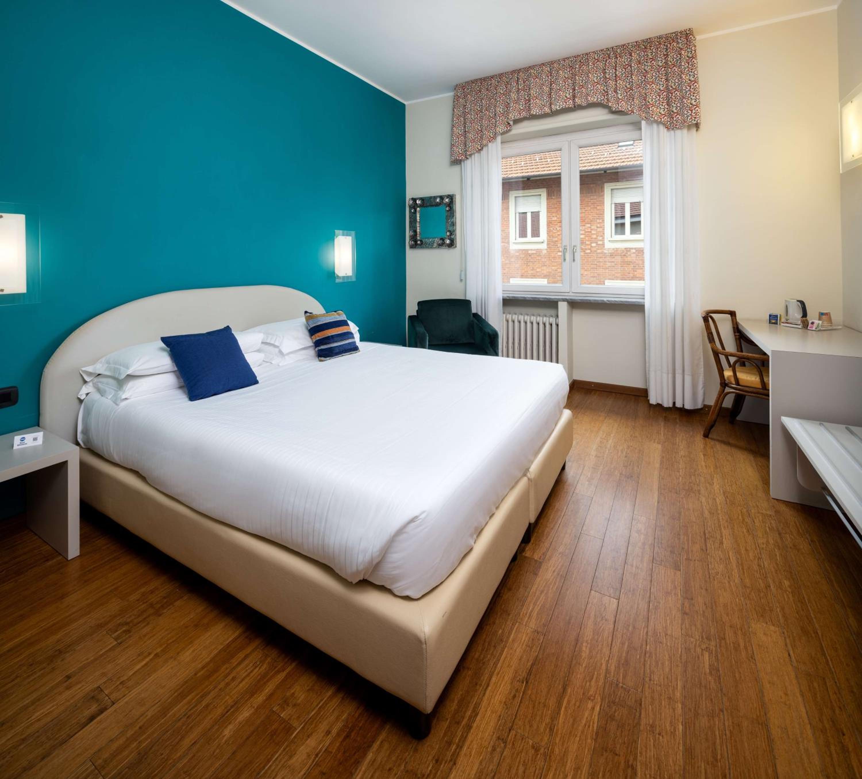 Standard Queen Room - Photo 6
