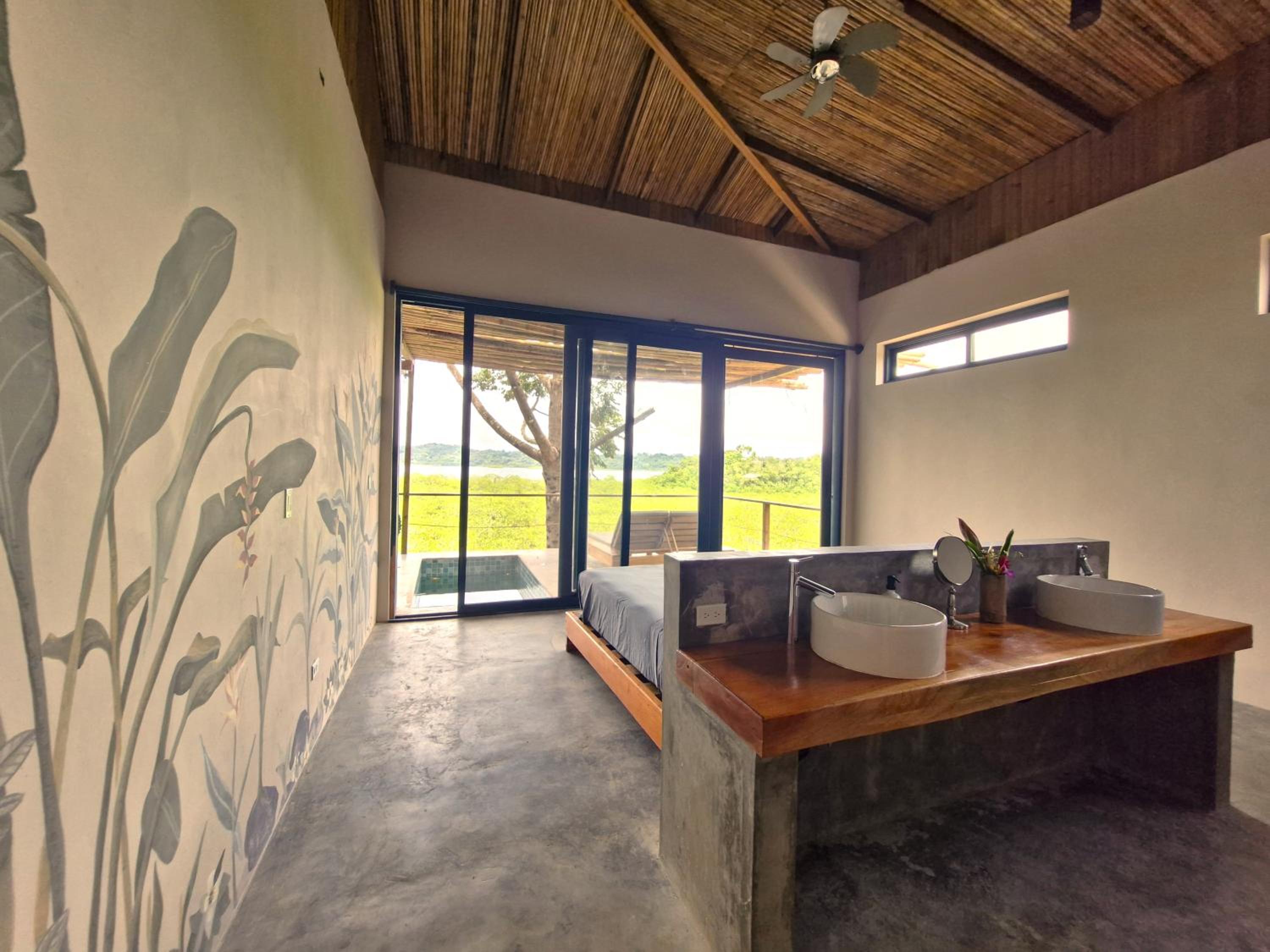 Deluxe Double Room with Balcony and Sea View photo 3