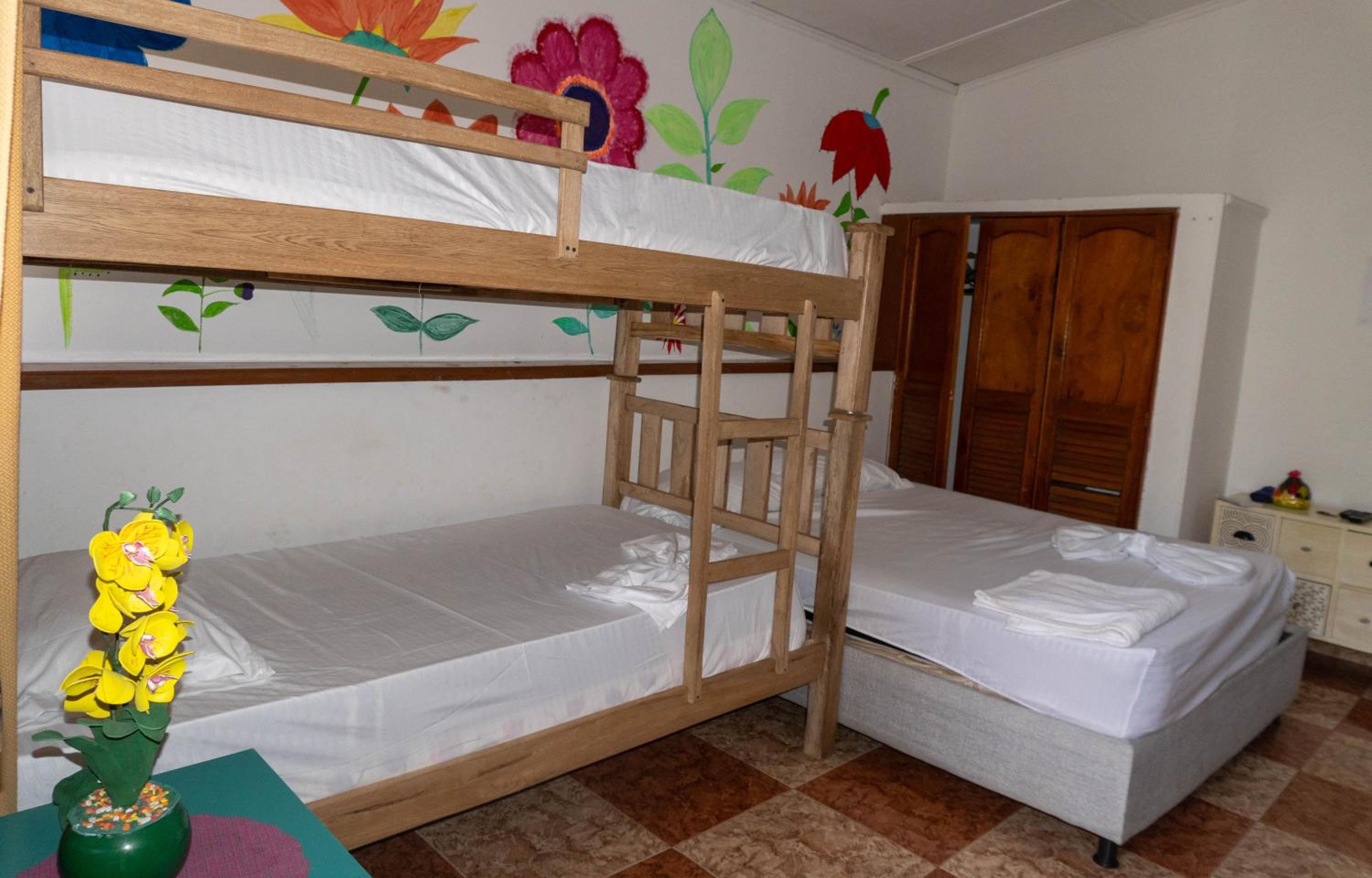 Quadruple Room with Private Bathroom photo 3