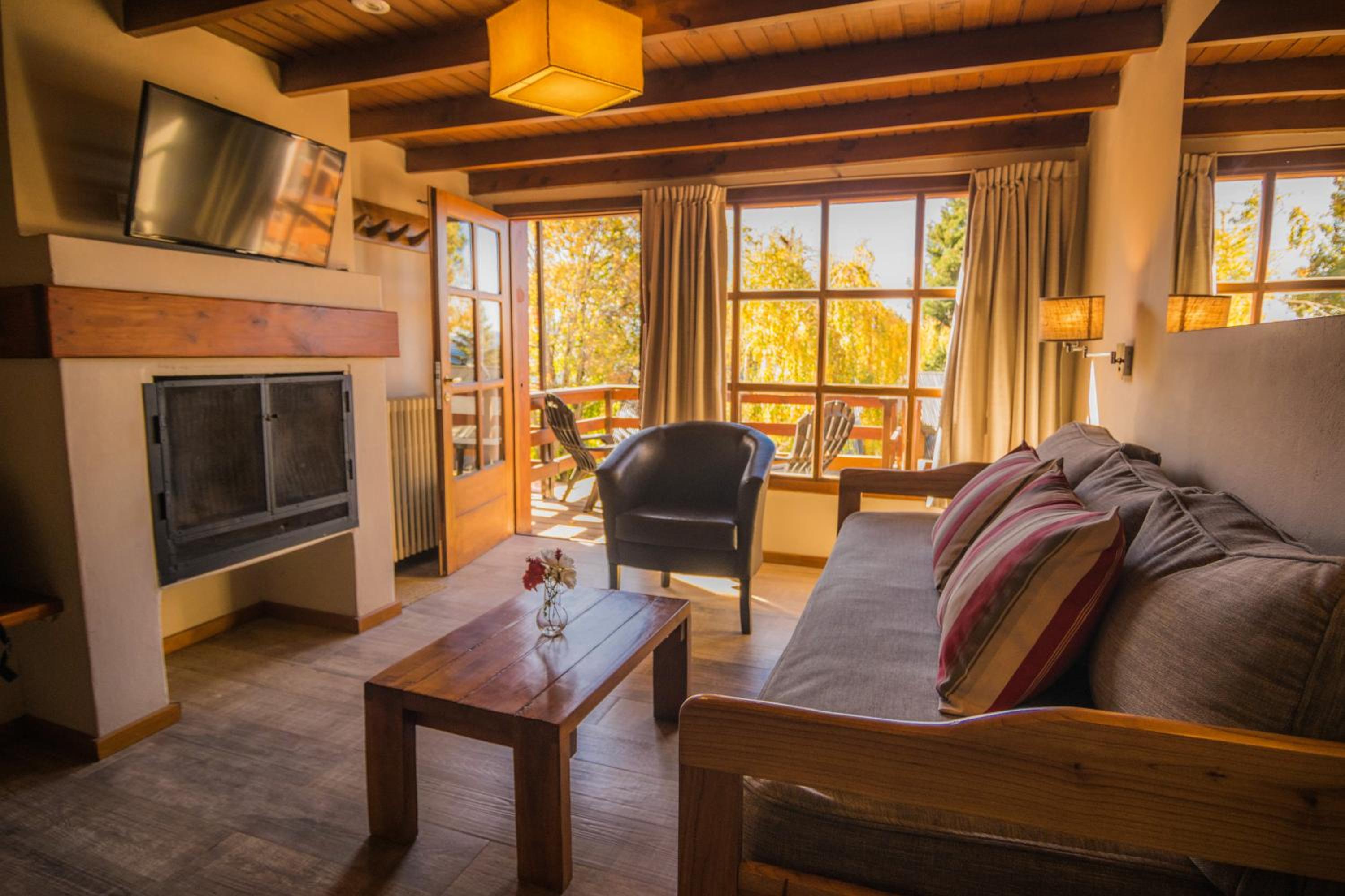 One-Bedroom Bungalow (Standard) photo 2