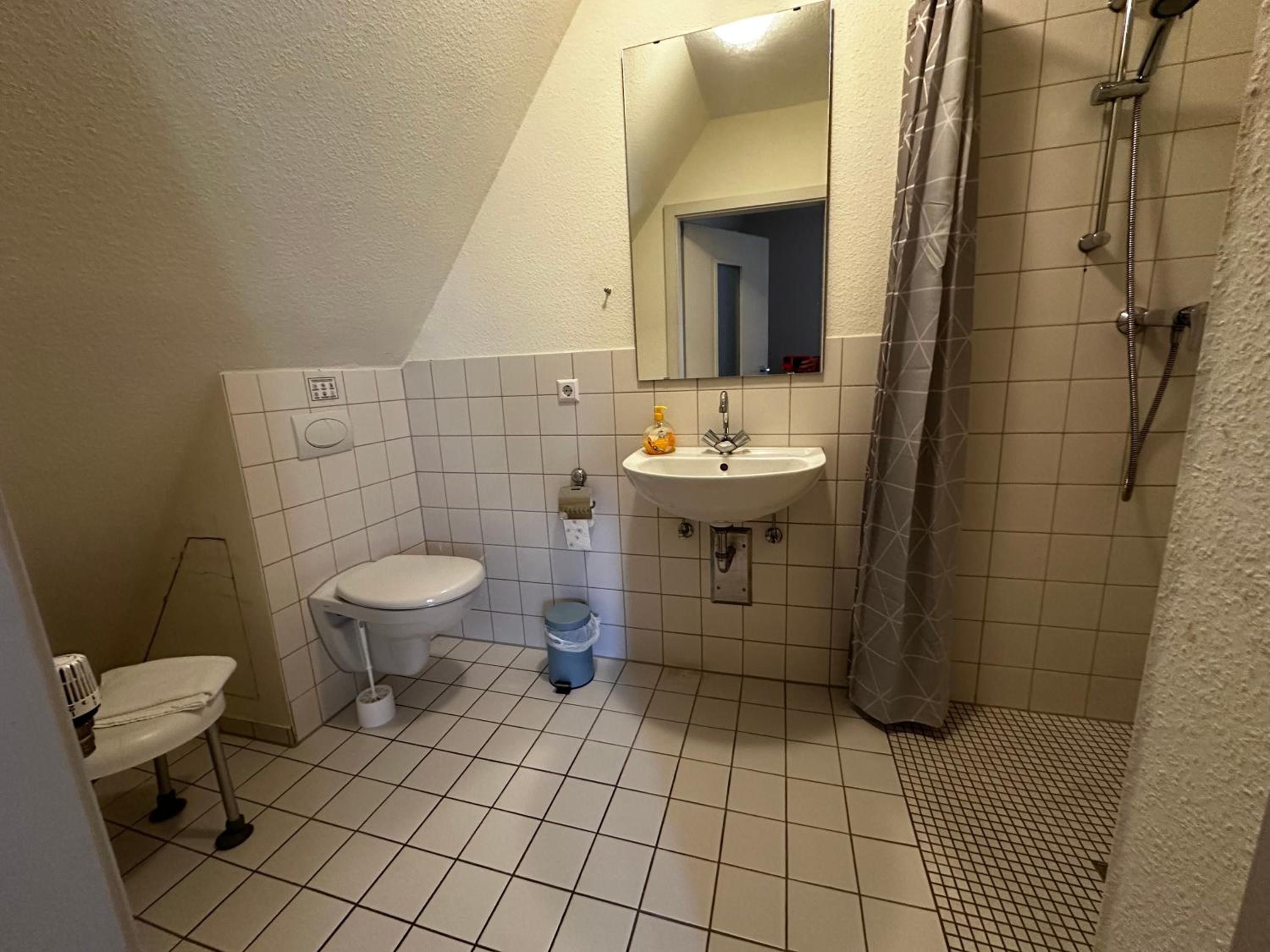 Basic Triple Room photo 2
