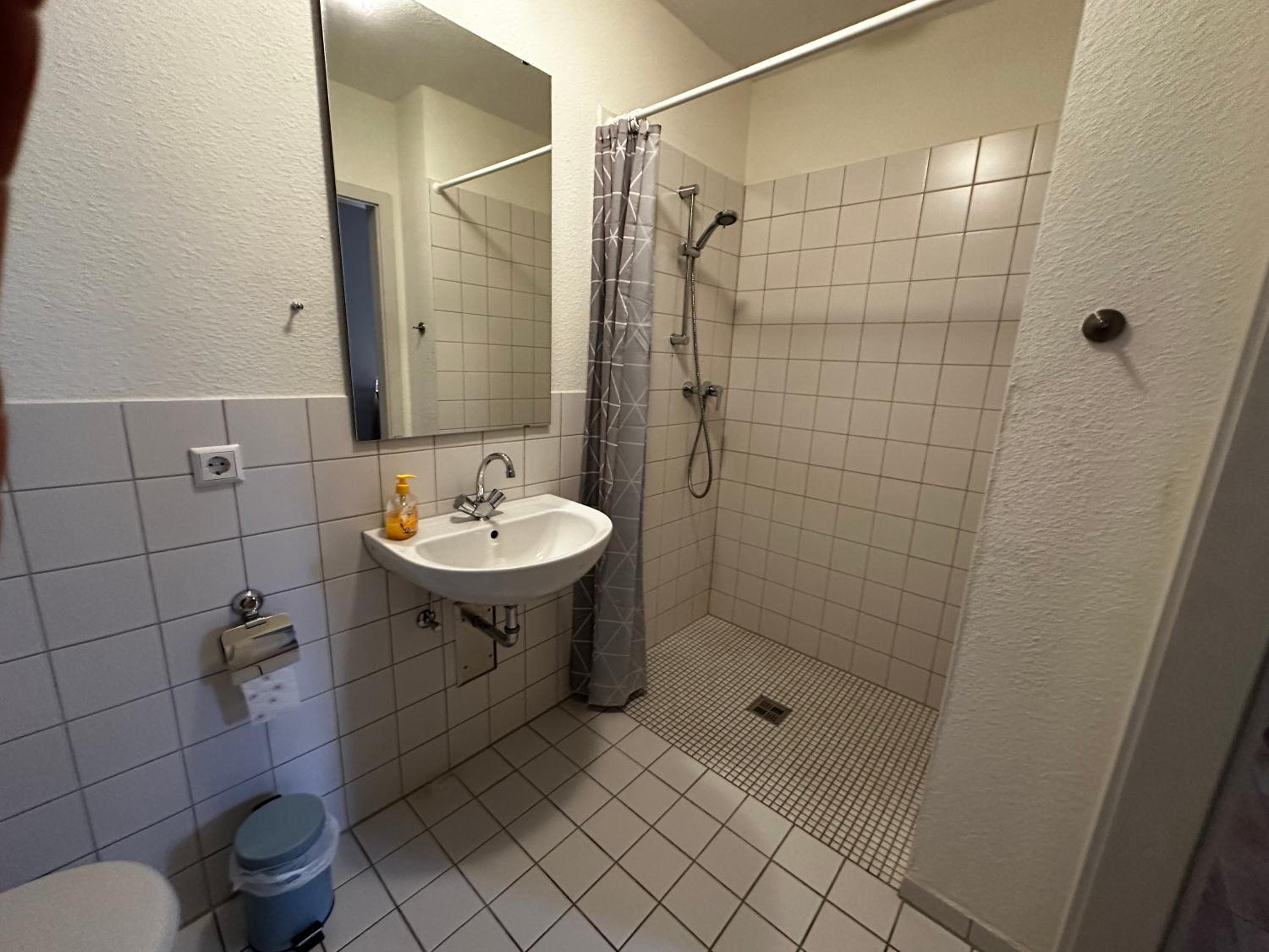 Quadruple Room with Private Bathroom photo 1