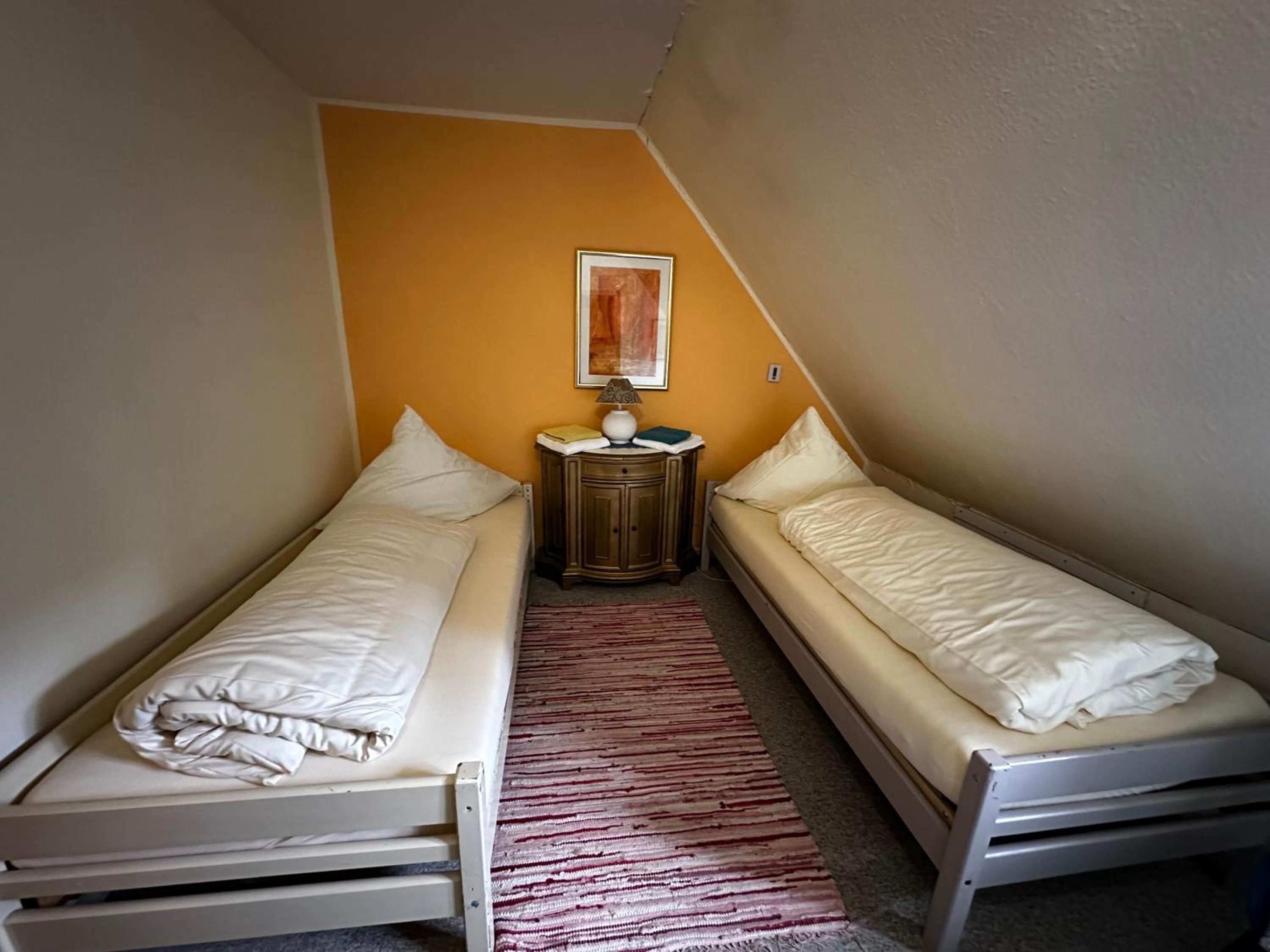 Small Twin Room photo 1