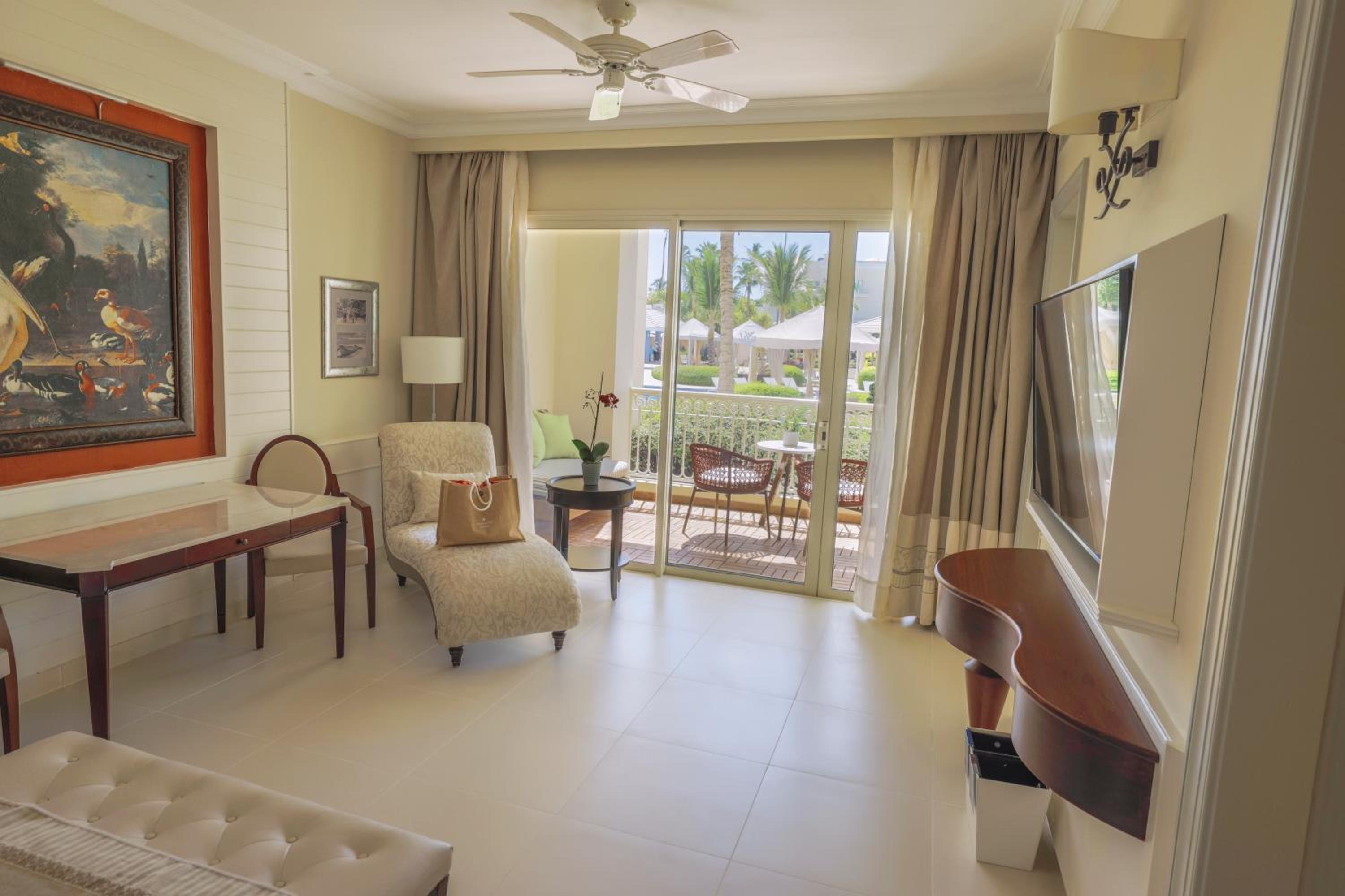 Suite with Lake View