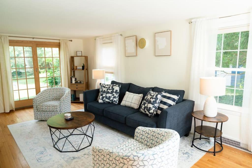 Three-Bedroom House photo 1