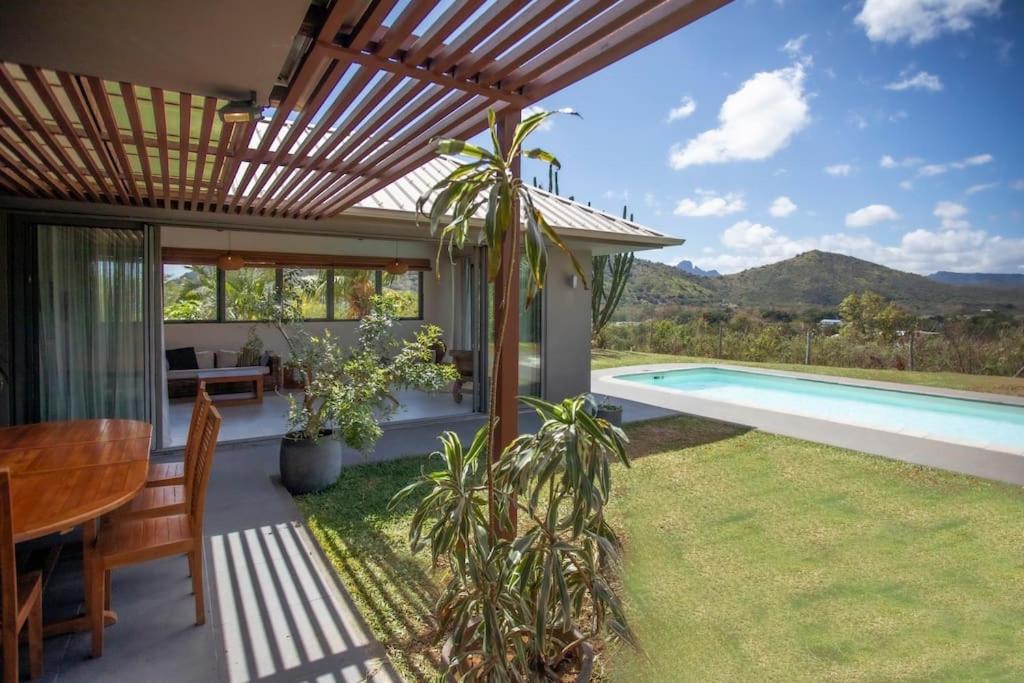 Villa photo 1