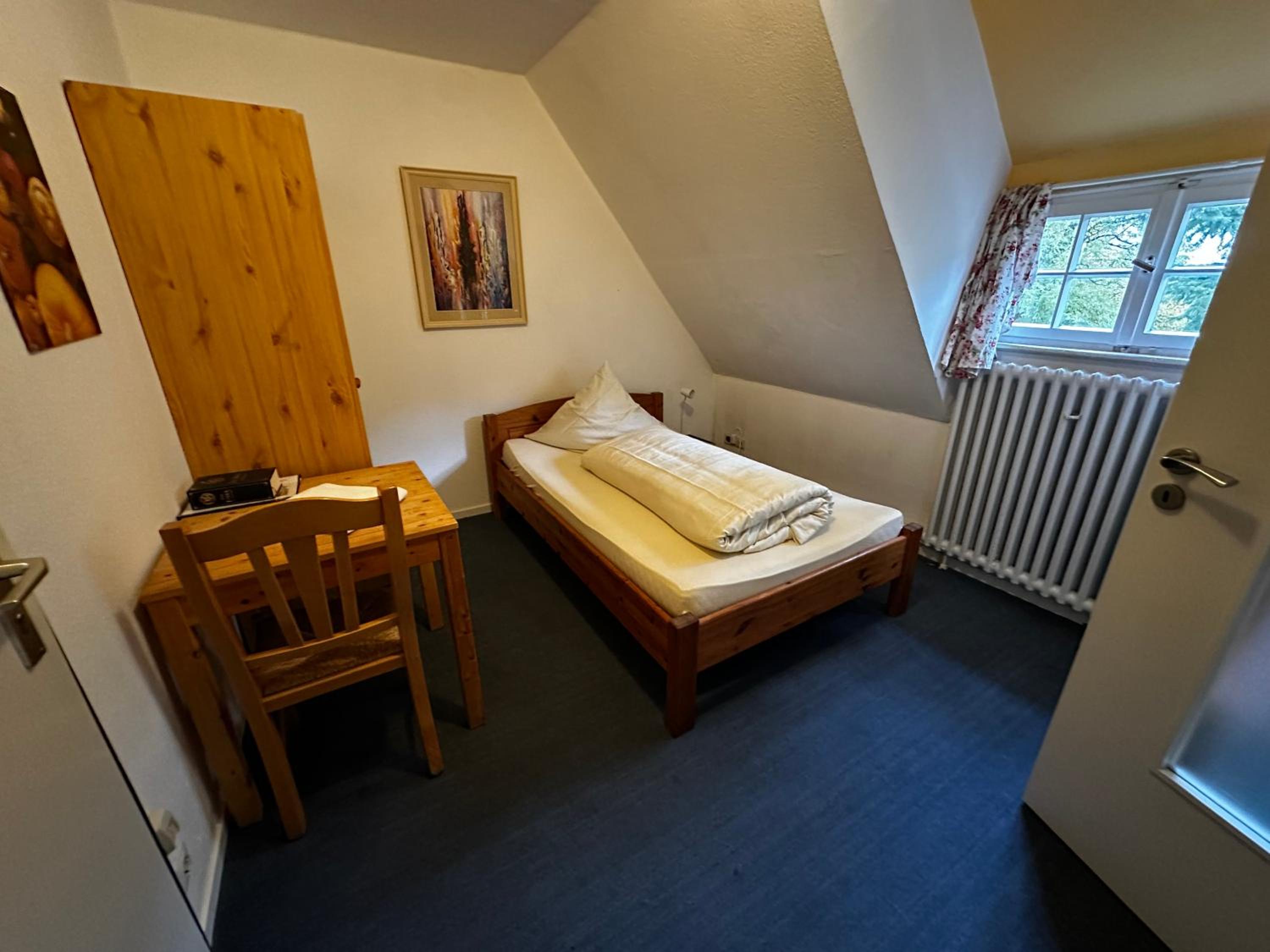 Small Single Room photo 1