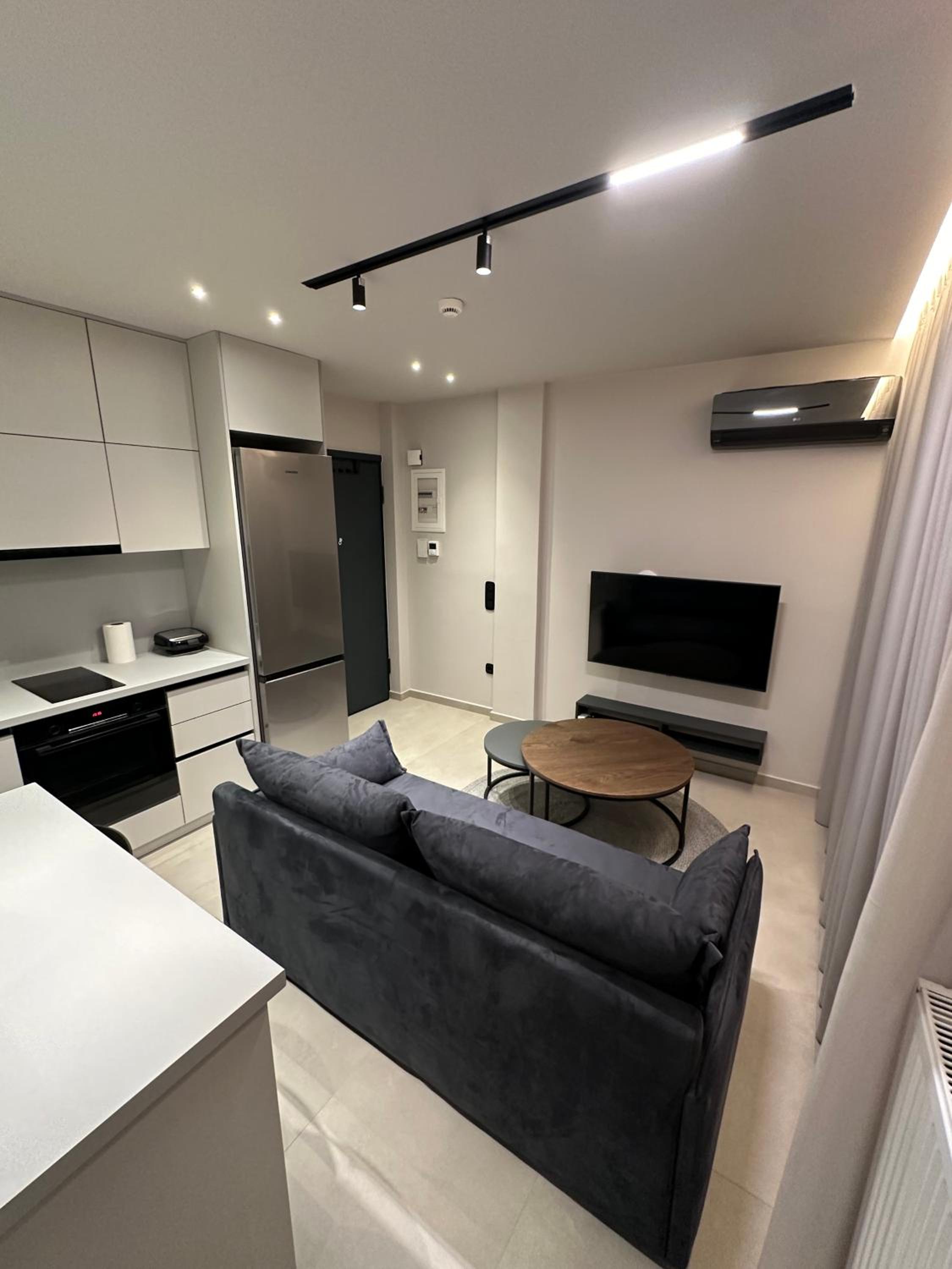 One-Bedroom Apartment - Non-Smoking