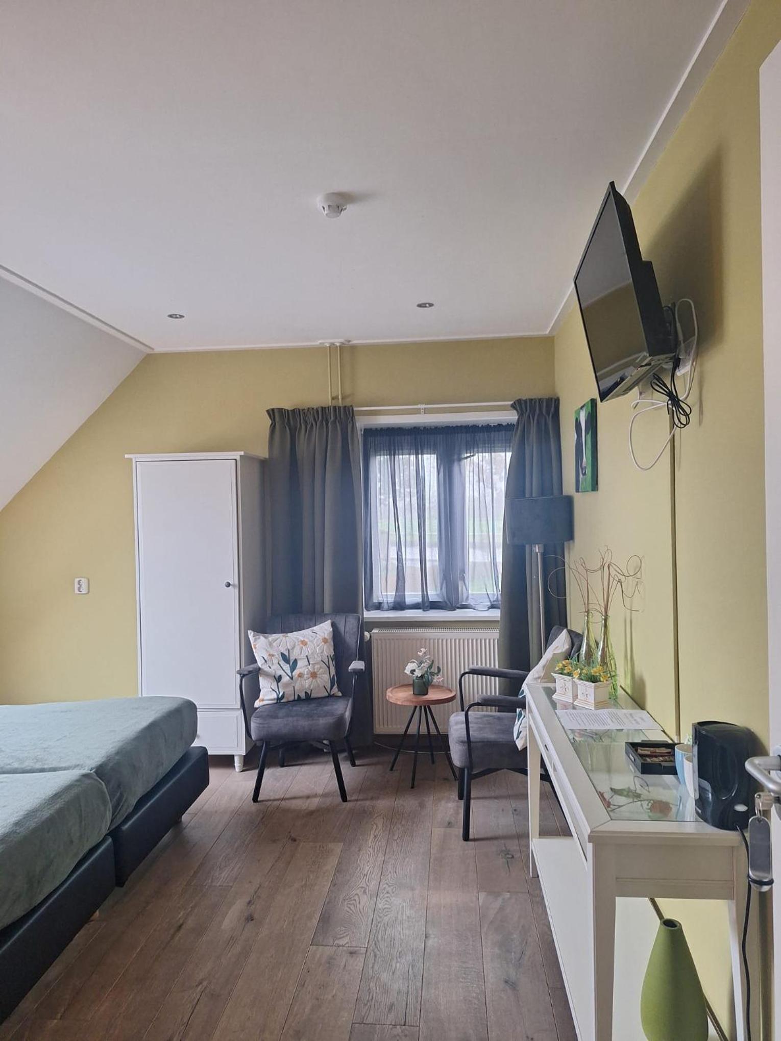 Standard Double Room photo 2