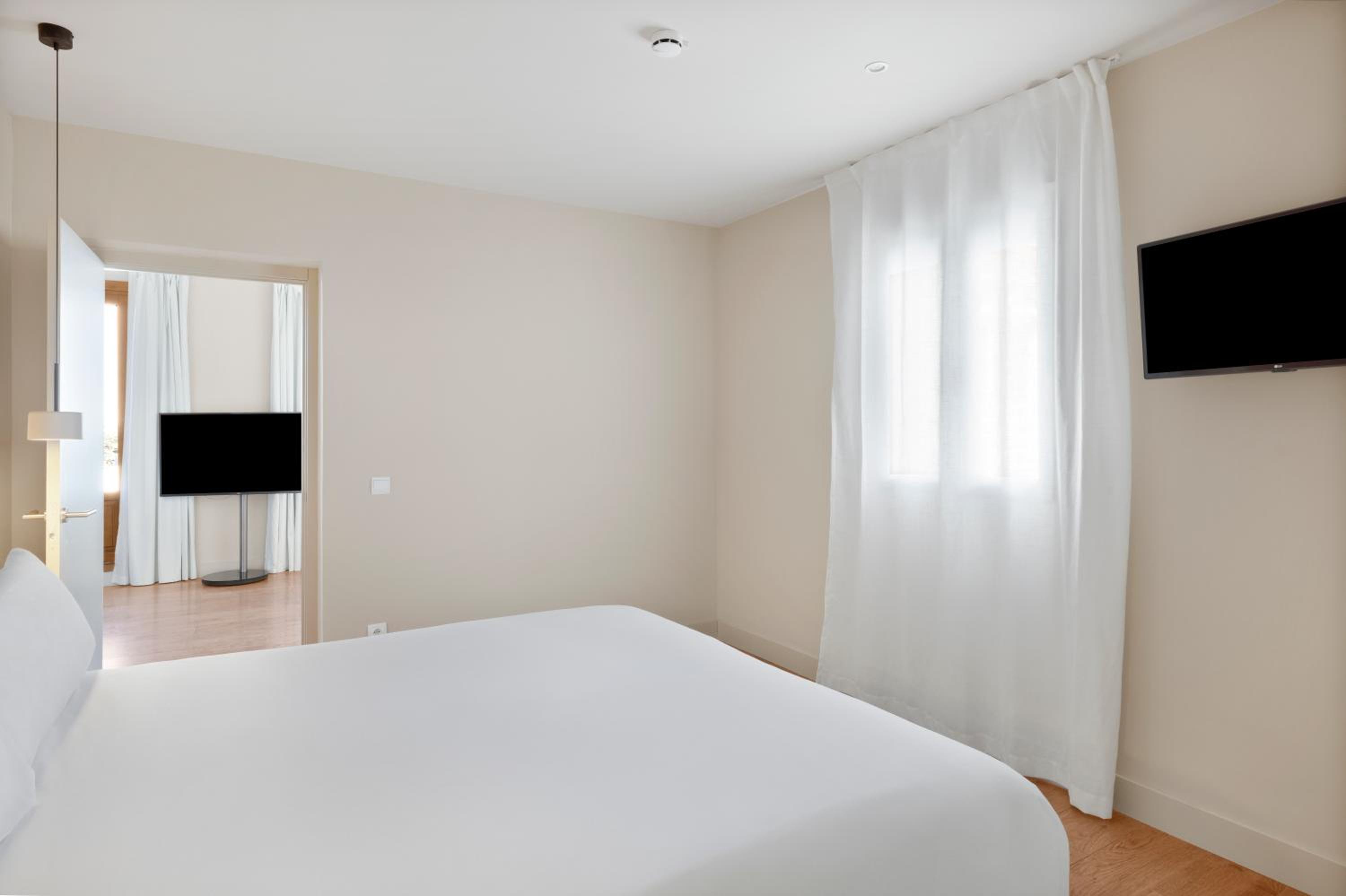 Deluxe Apartment - Photo 16