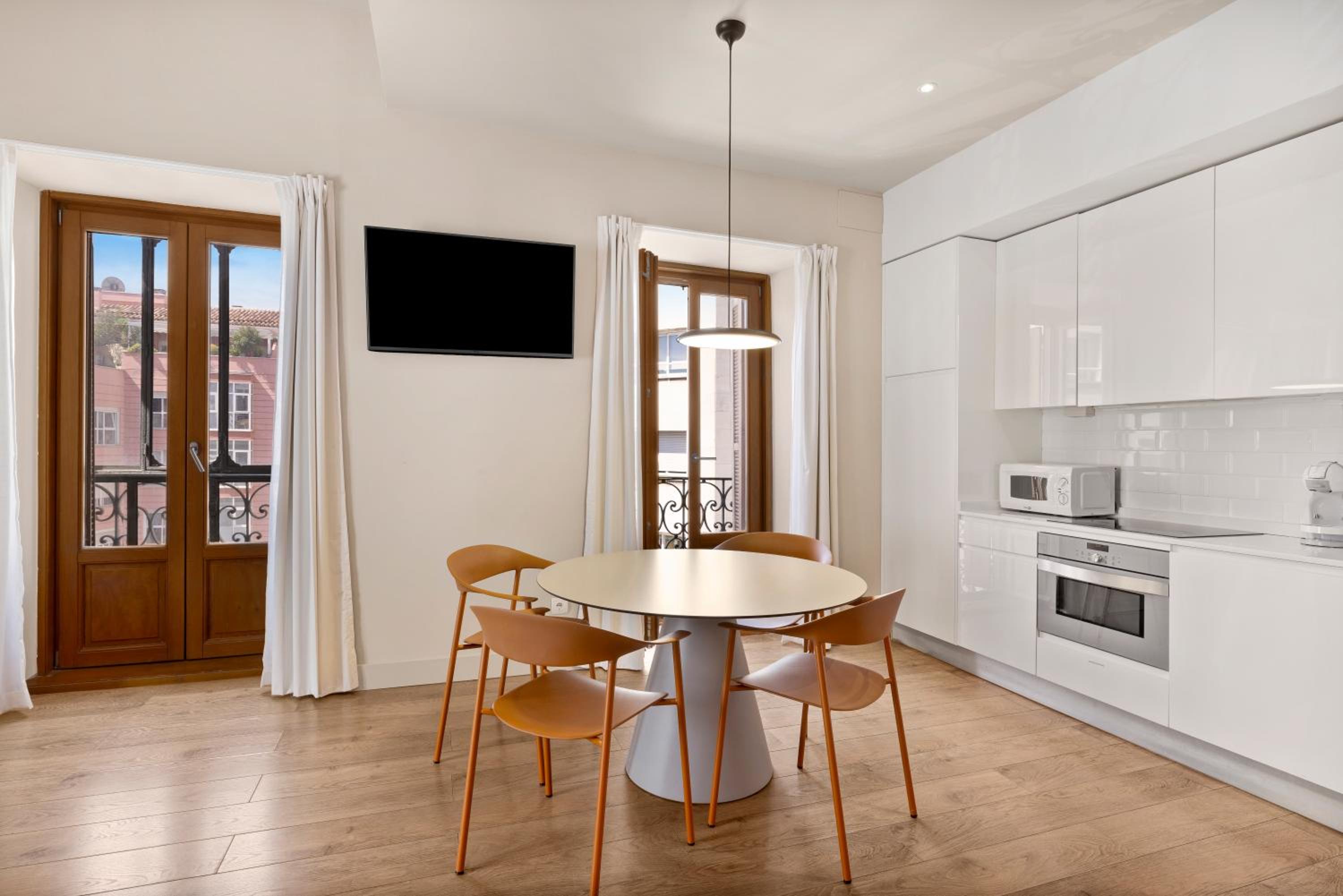Deluxe Apartment - Photo 6