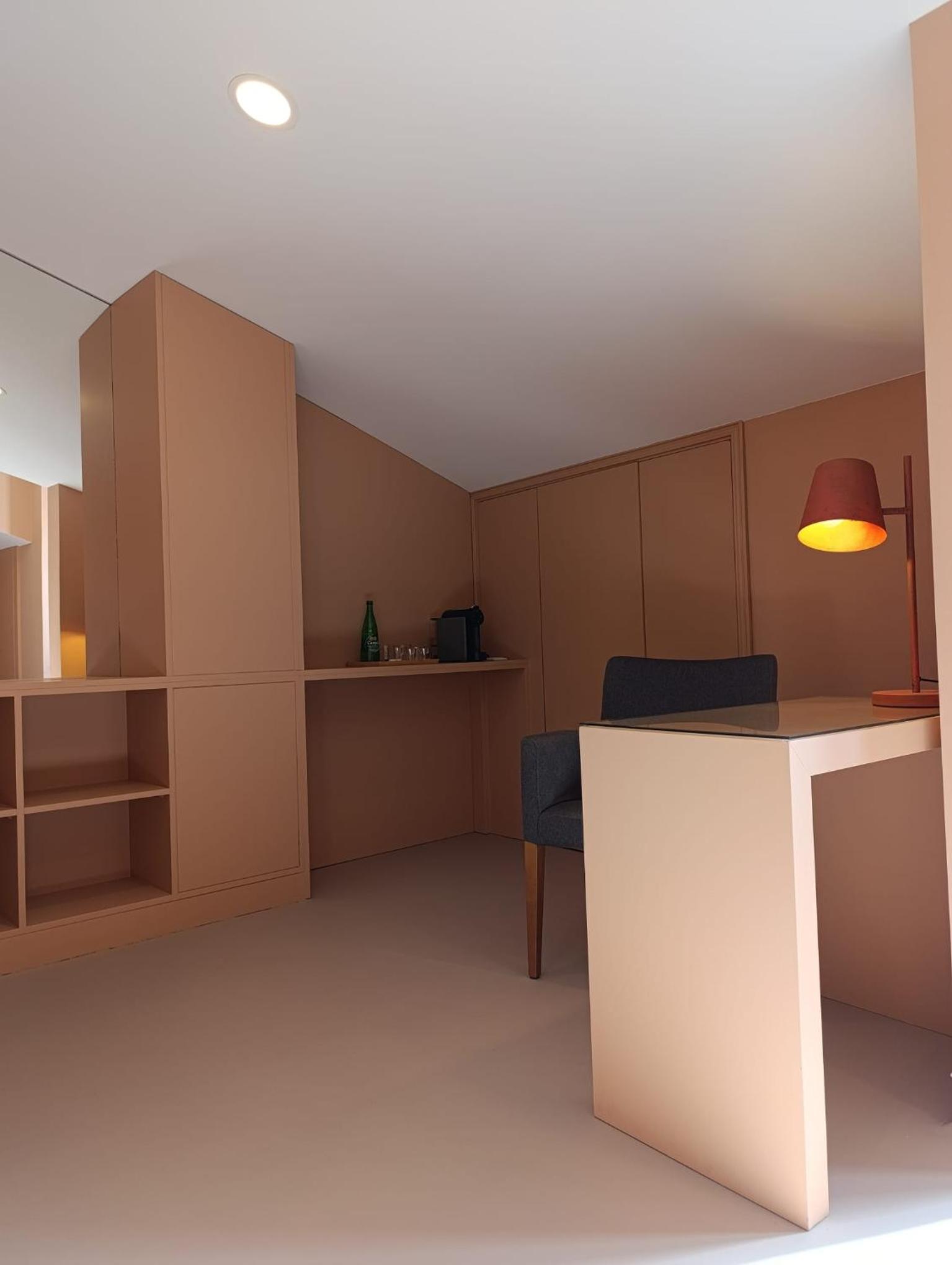 Deluxe Suite with Terrace and River View - Photo 9
