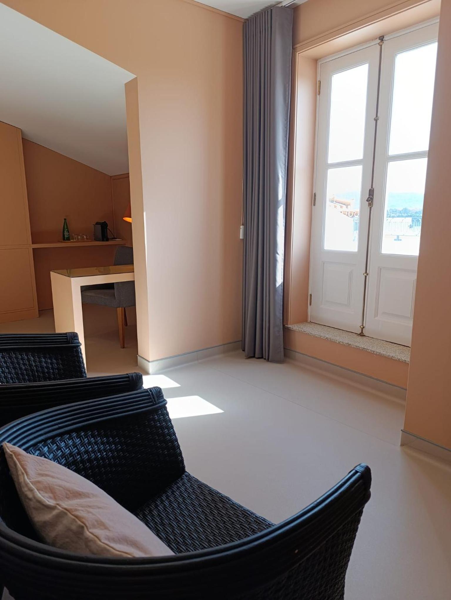 Deluxe Suite with Terrace and River View - Photo 13