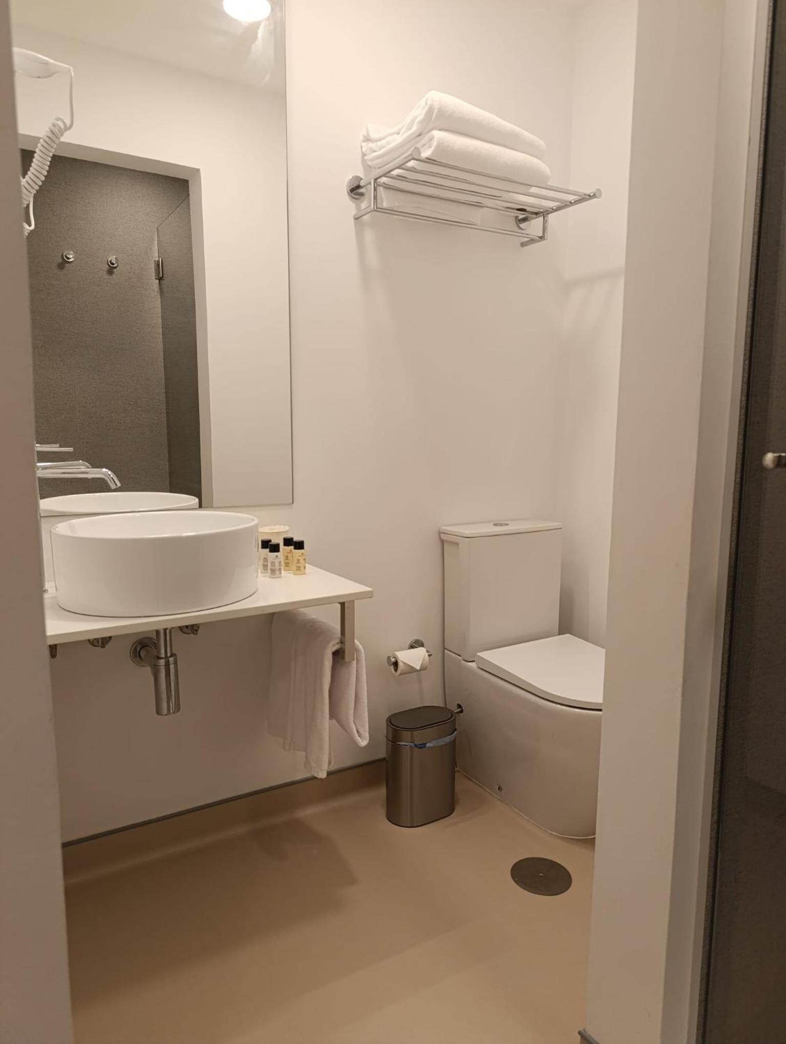 Deluxe Suite with Terrace and River View - Photo 4