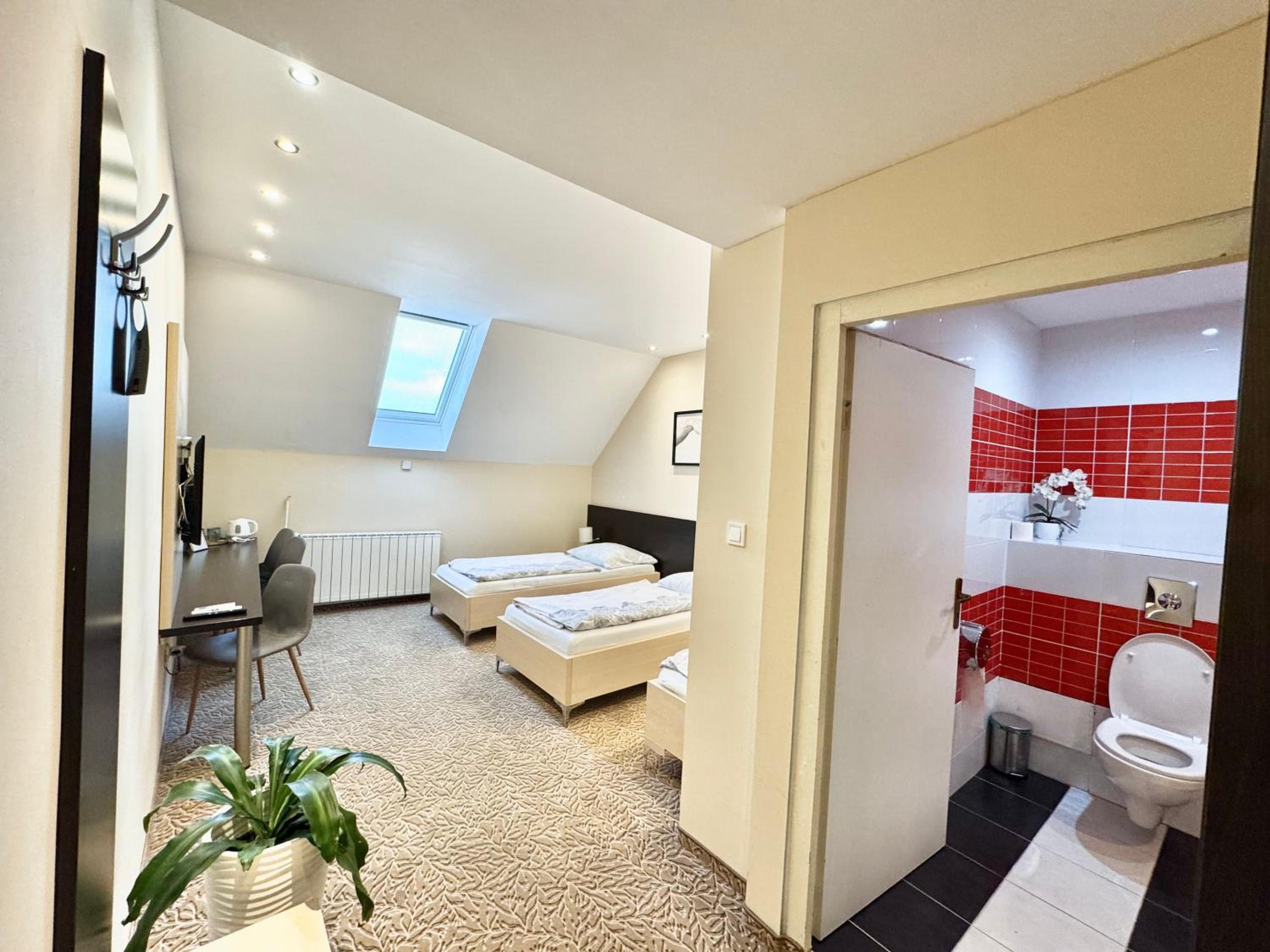 Superior Triple Room photo 3