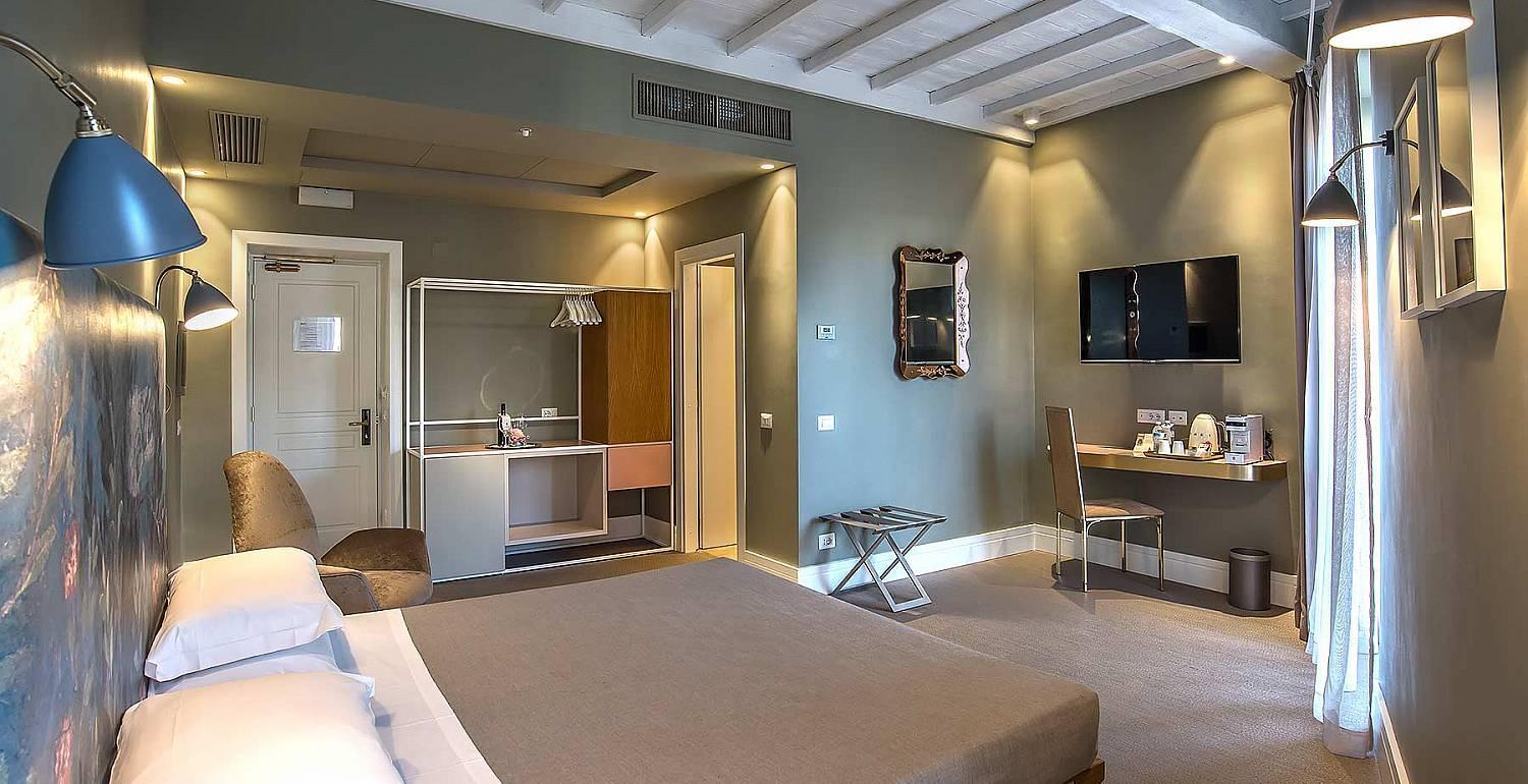 Club Quadruple Room