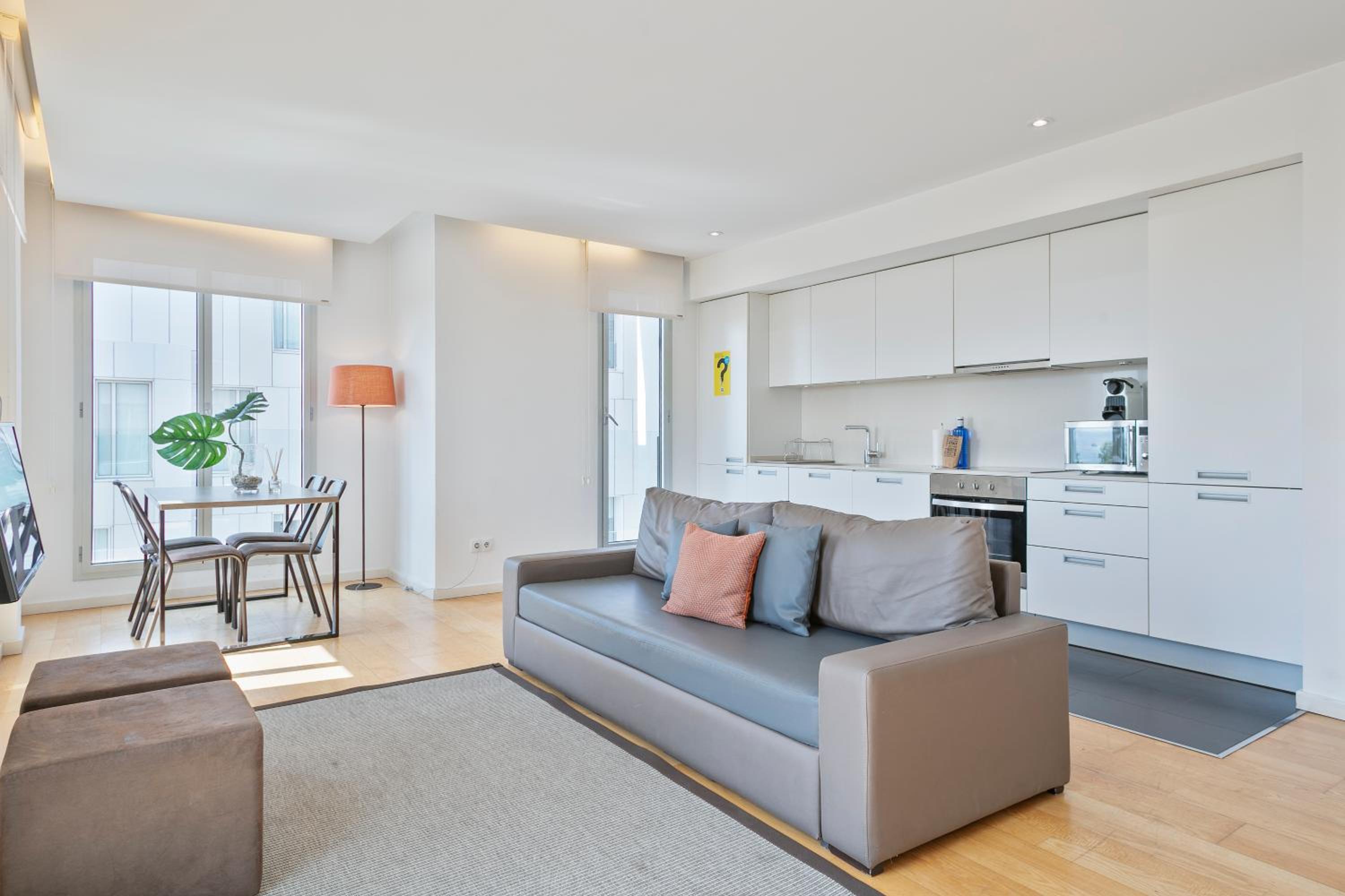 Apartamento de negocios con vista al mar