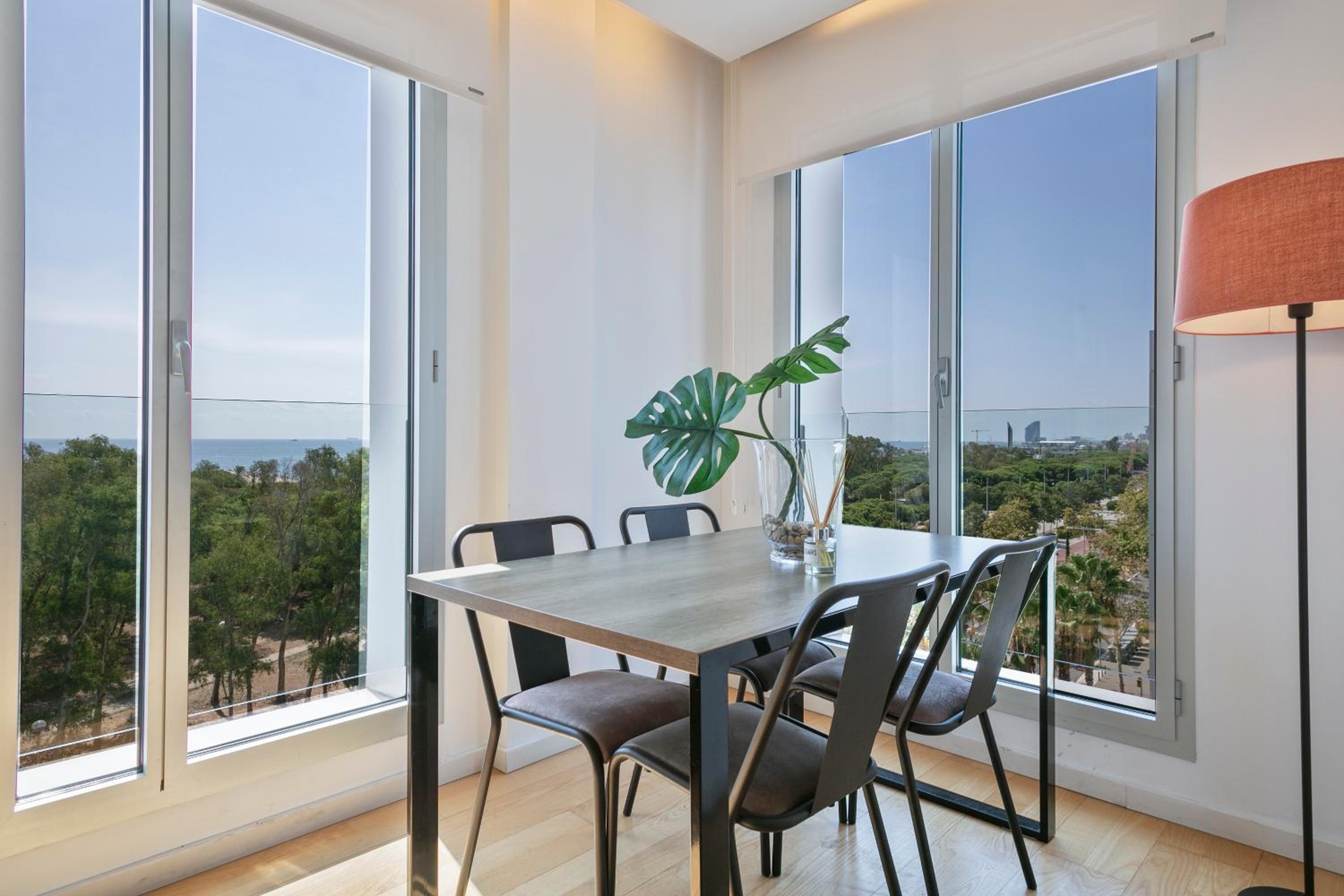 Business Apartment with Sea View photo 2